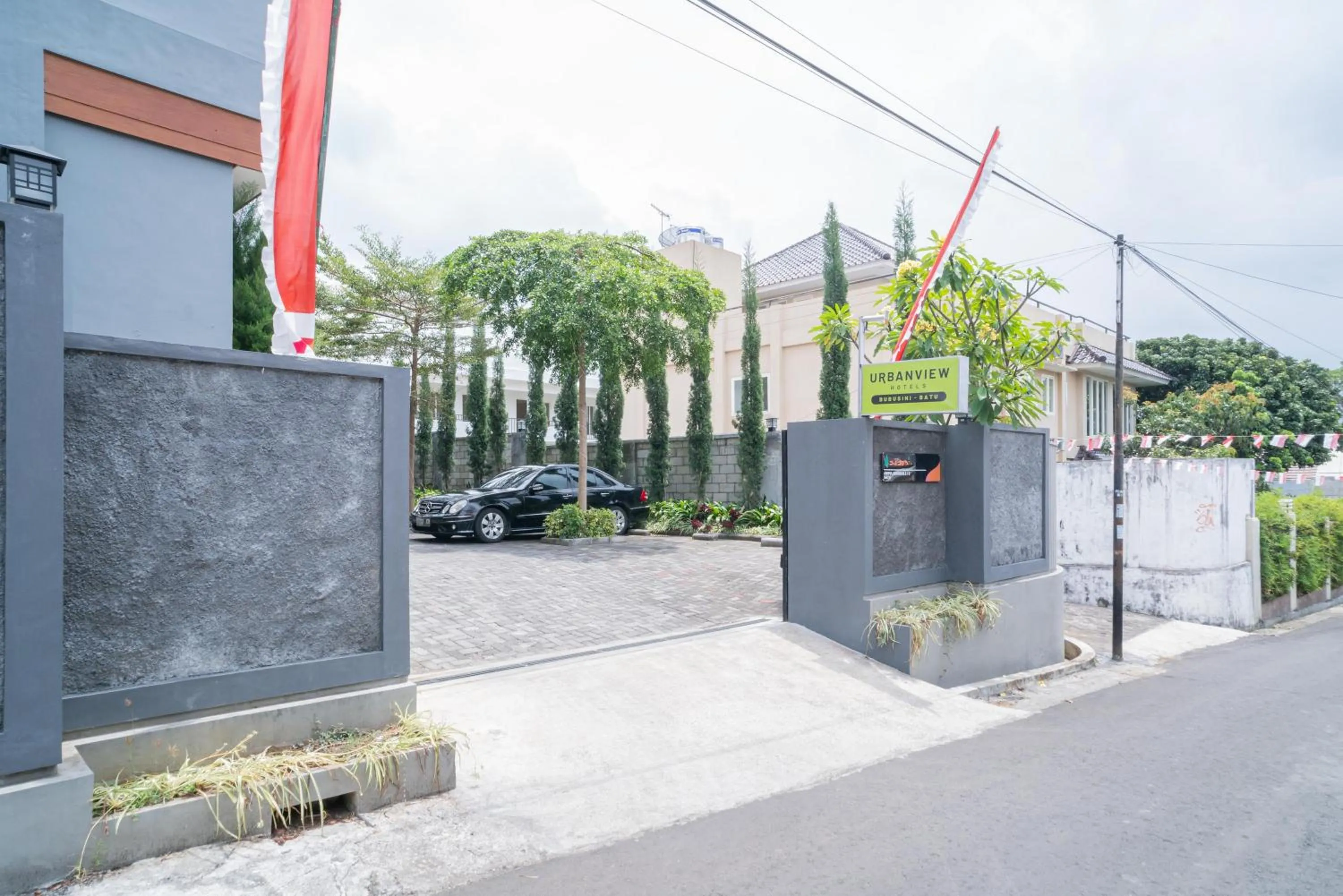 Property building in Urbanview Hotel Bubusini Batu by RedDoorz