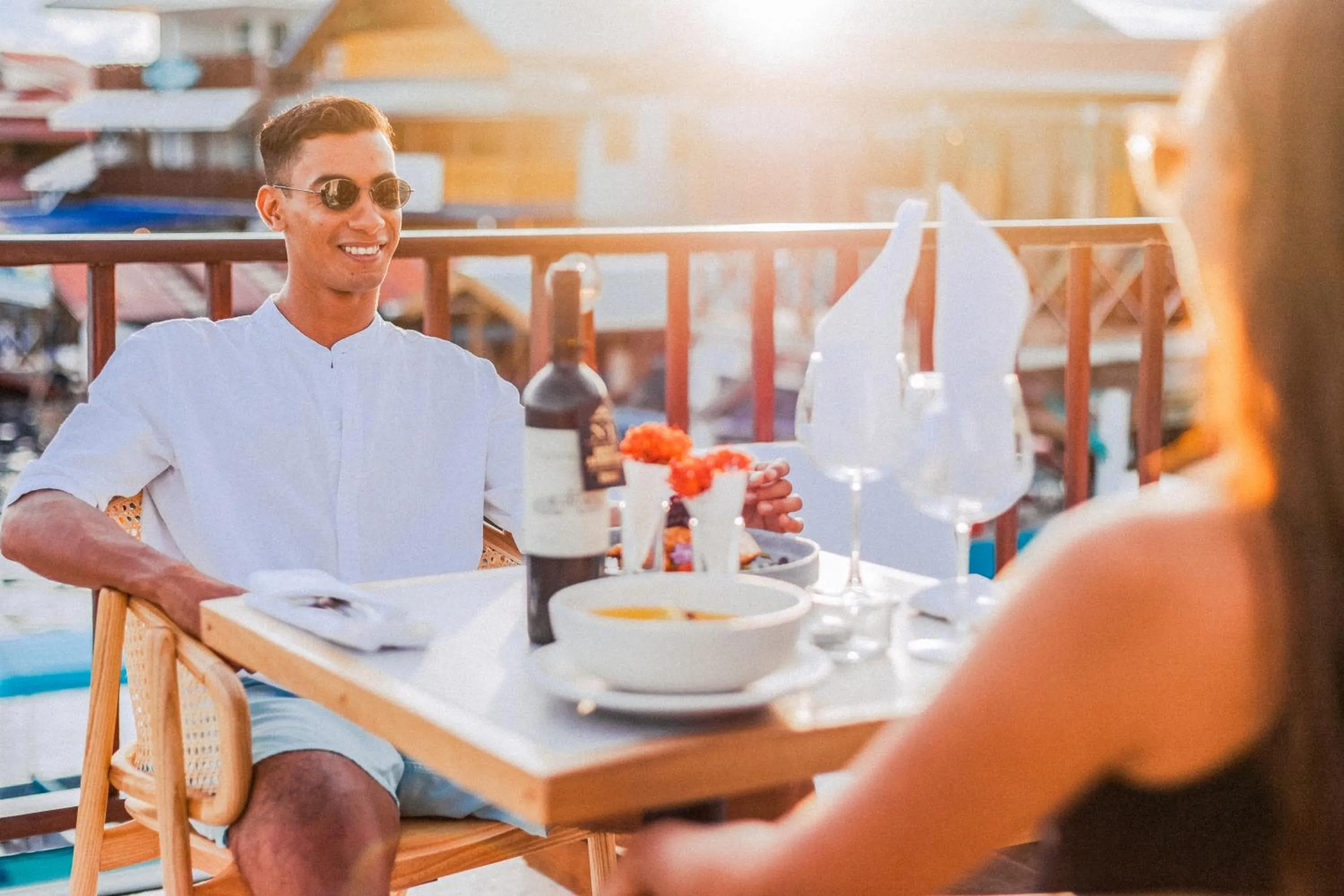 Restaurant/places to eat in Tropical Suites Hotel