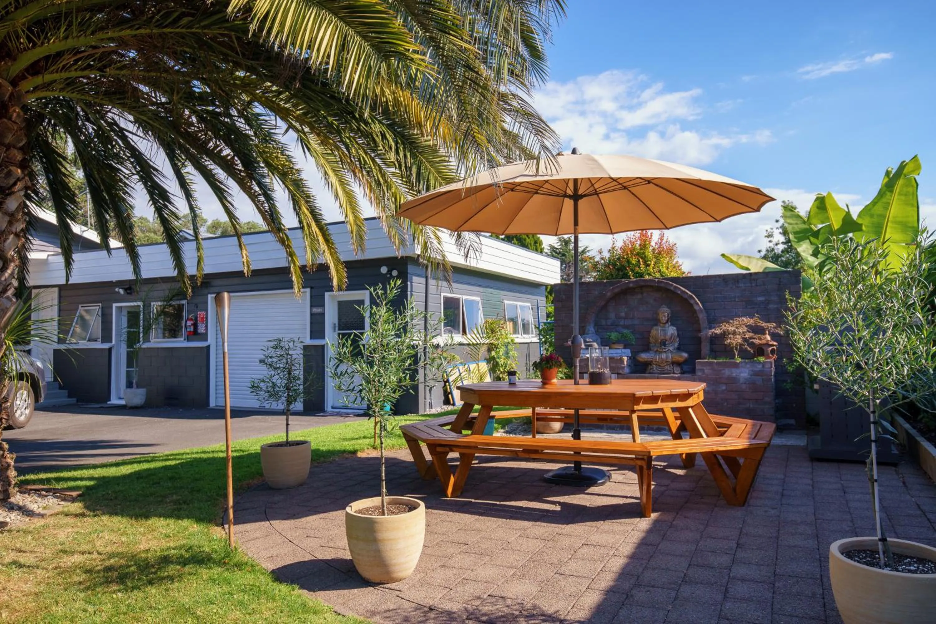 BBQ facilities in Roselands Motel