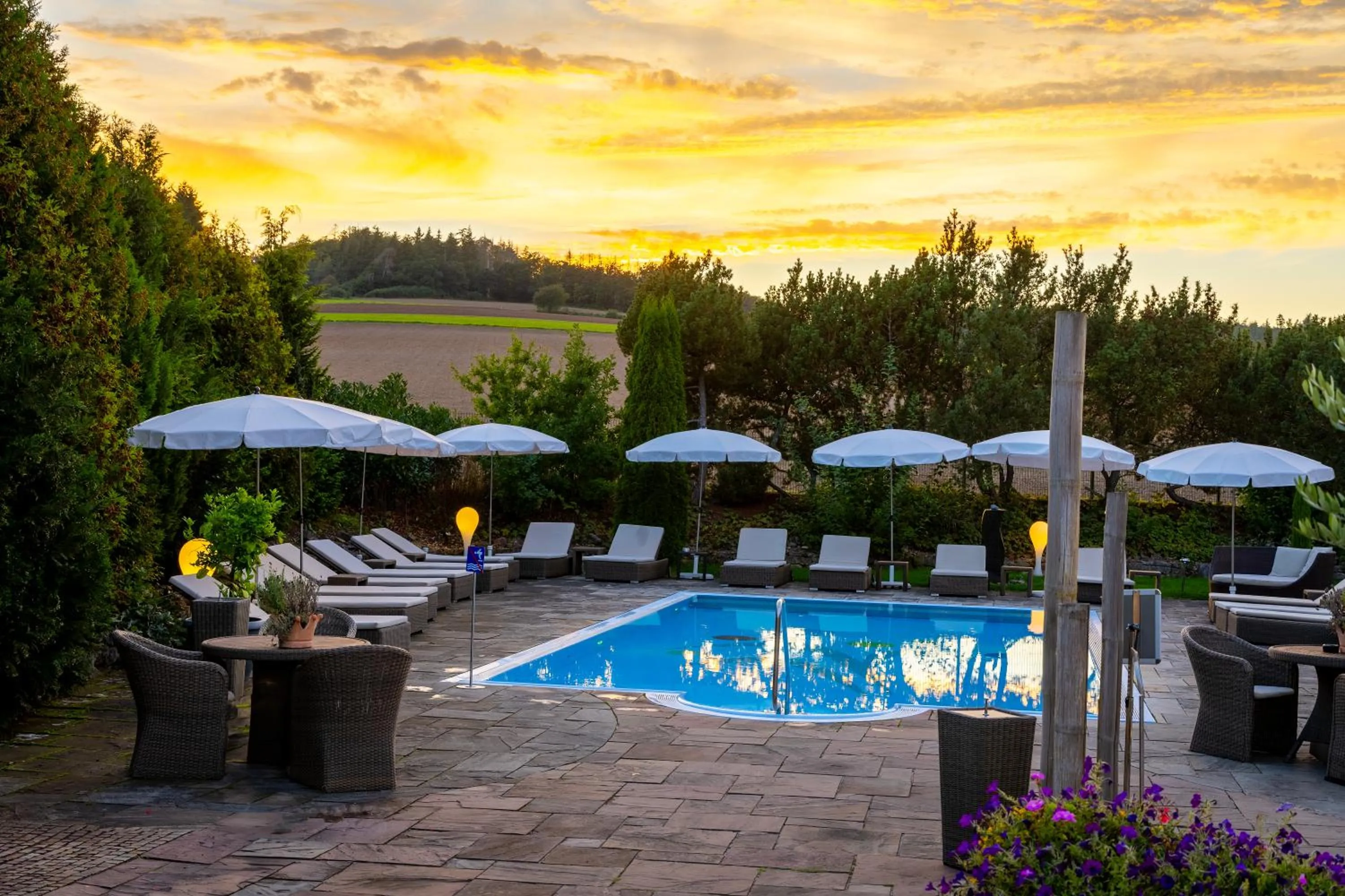 Swimming pool in Hotel Freund - Privathotels Dr Lohbeck