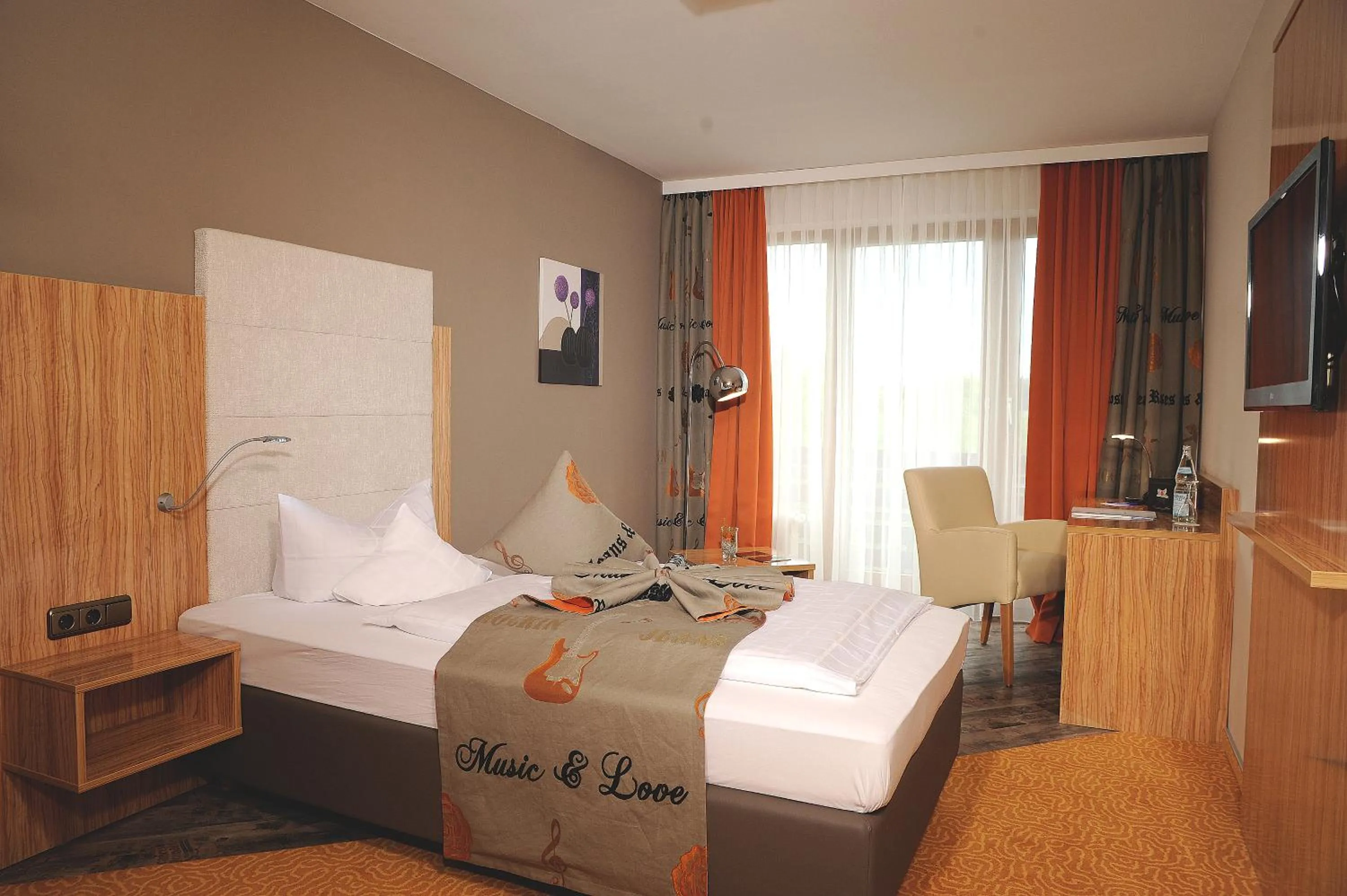 Photo of the whole room, Bed in Hotel Freund - Privathotels Dr Lohbeck
