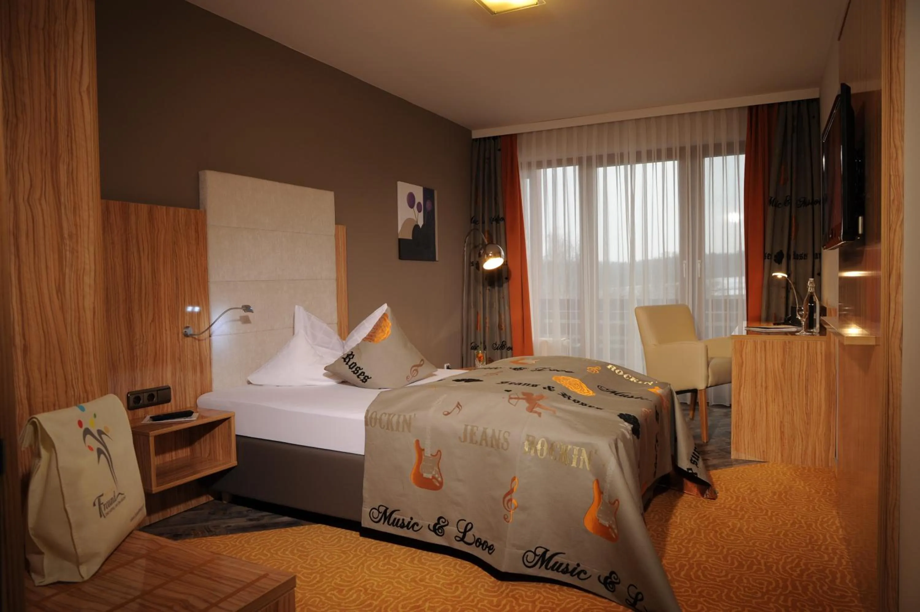 Photo of the whole room, Bed in Hotel Freund - Privathotels Dr Lohbeck