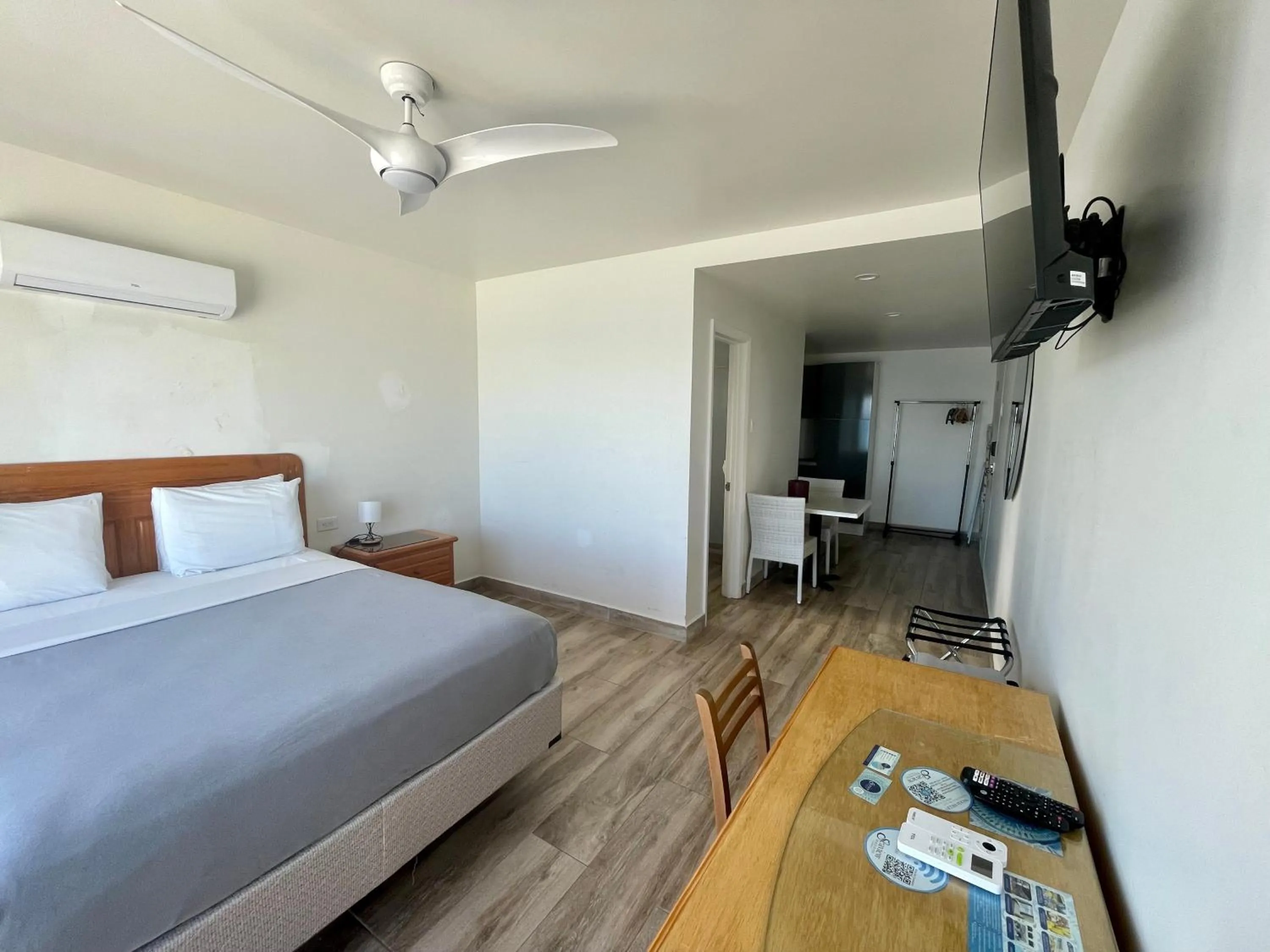 Queen Suite with Sea View in Seaview Beach Hotel