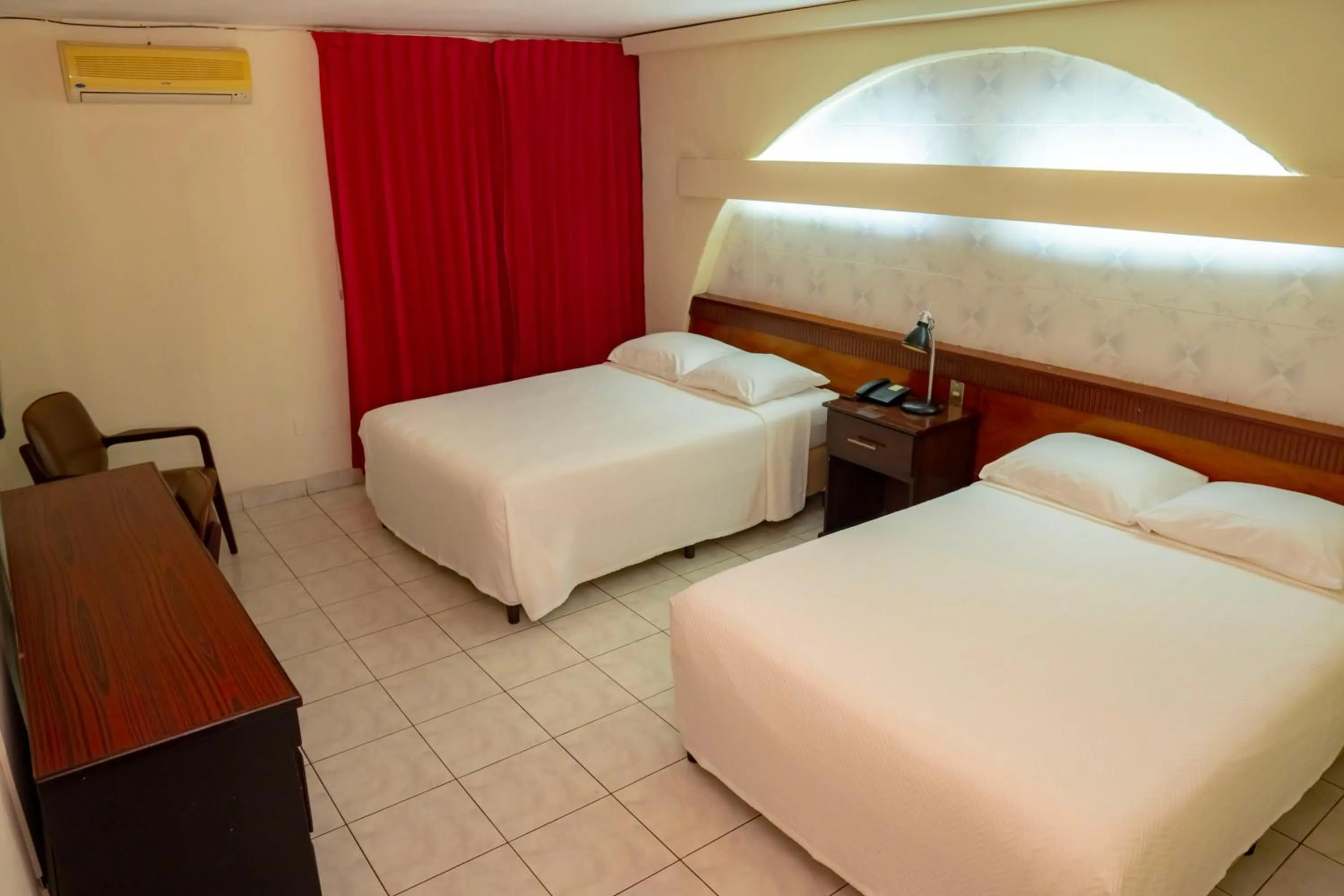 Photo of the whole room, Bed in Hotel Estrella