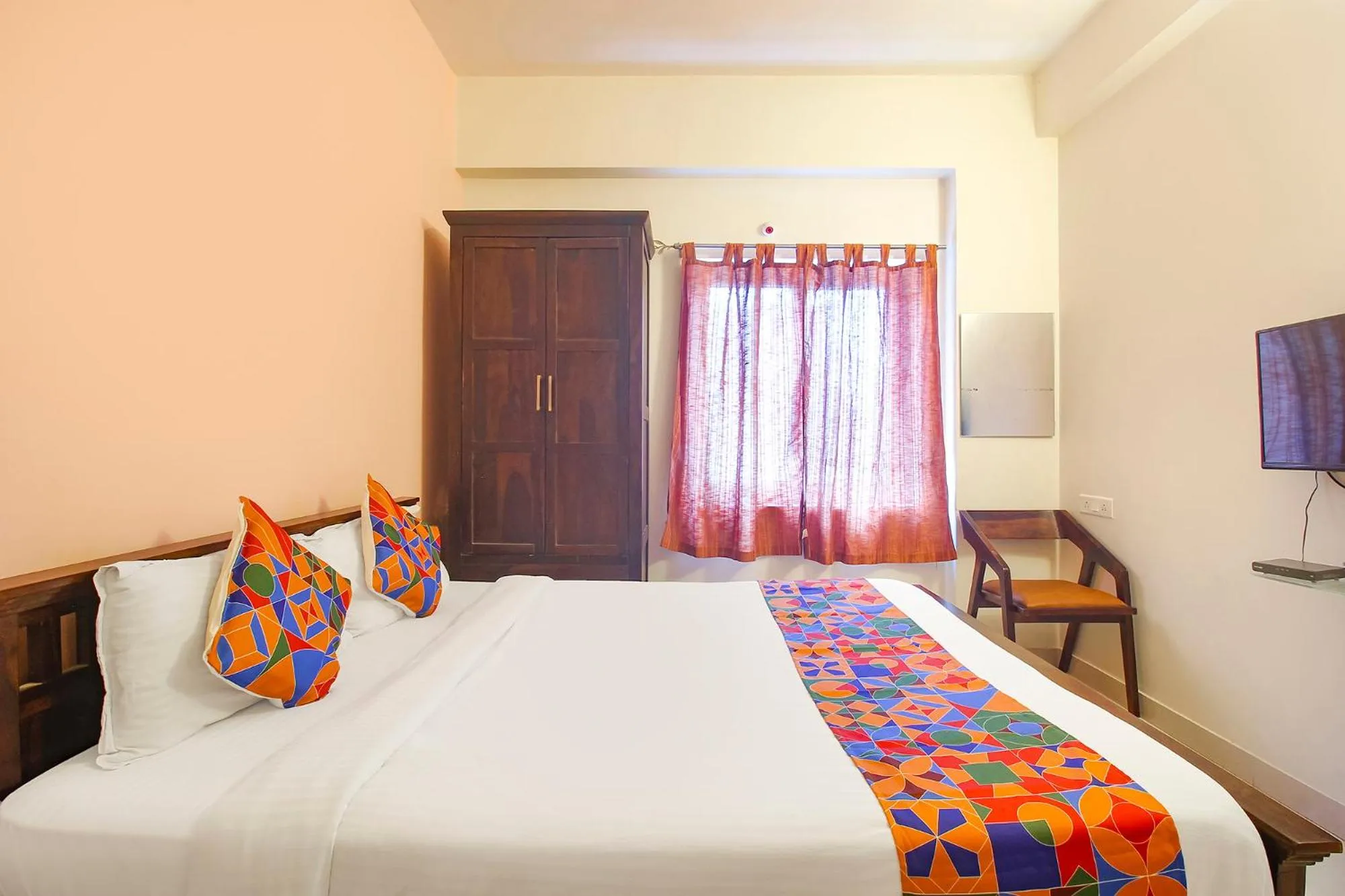 Communal lounge/ TV room, Bed in Via Corner Courtyard - Nr Botanical Garden, Kondapur