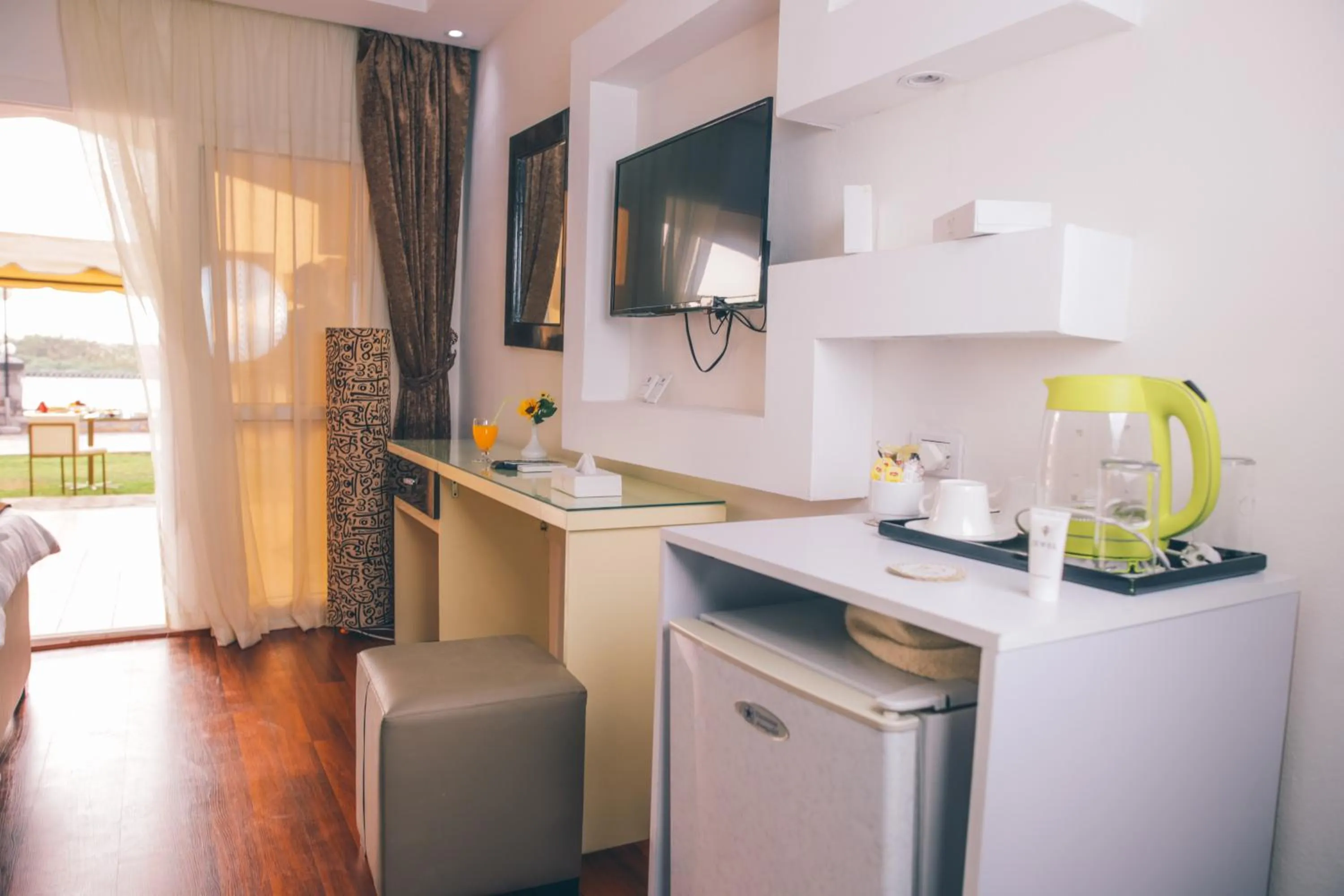 Communal lounge/ TV room in Jewel Maadi Cabins and Club