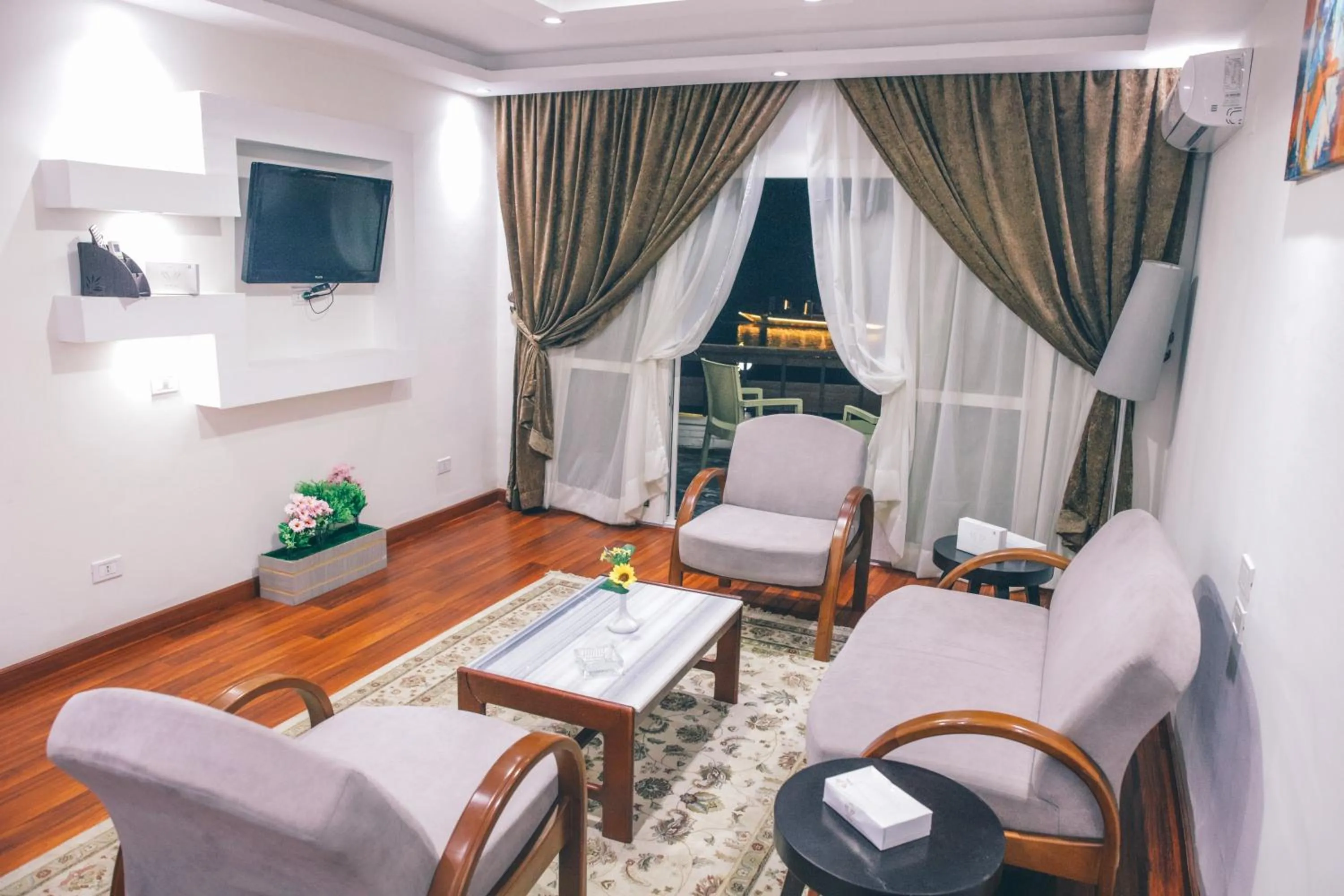 TV and multimedia in Jewel Maadi Cabins and Club