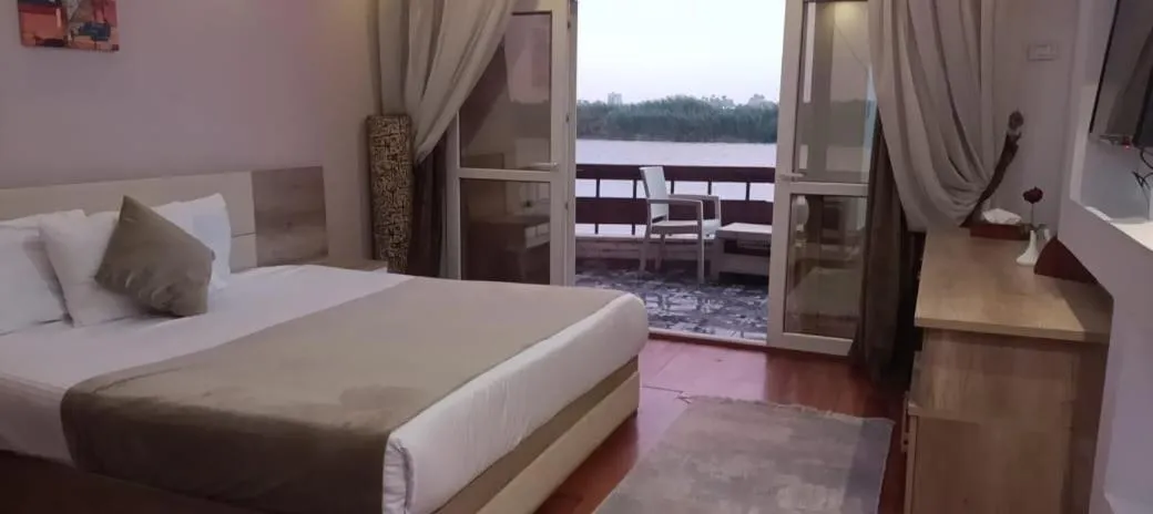 Bed in Jewel Maadi Cabins and Club