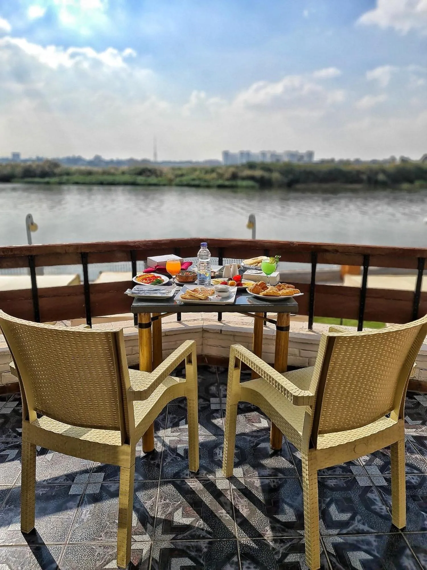 Food and drinks in Jewel Maadi Cabins and Club