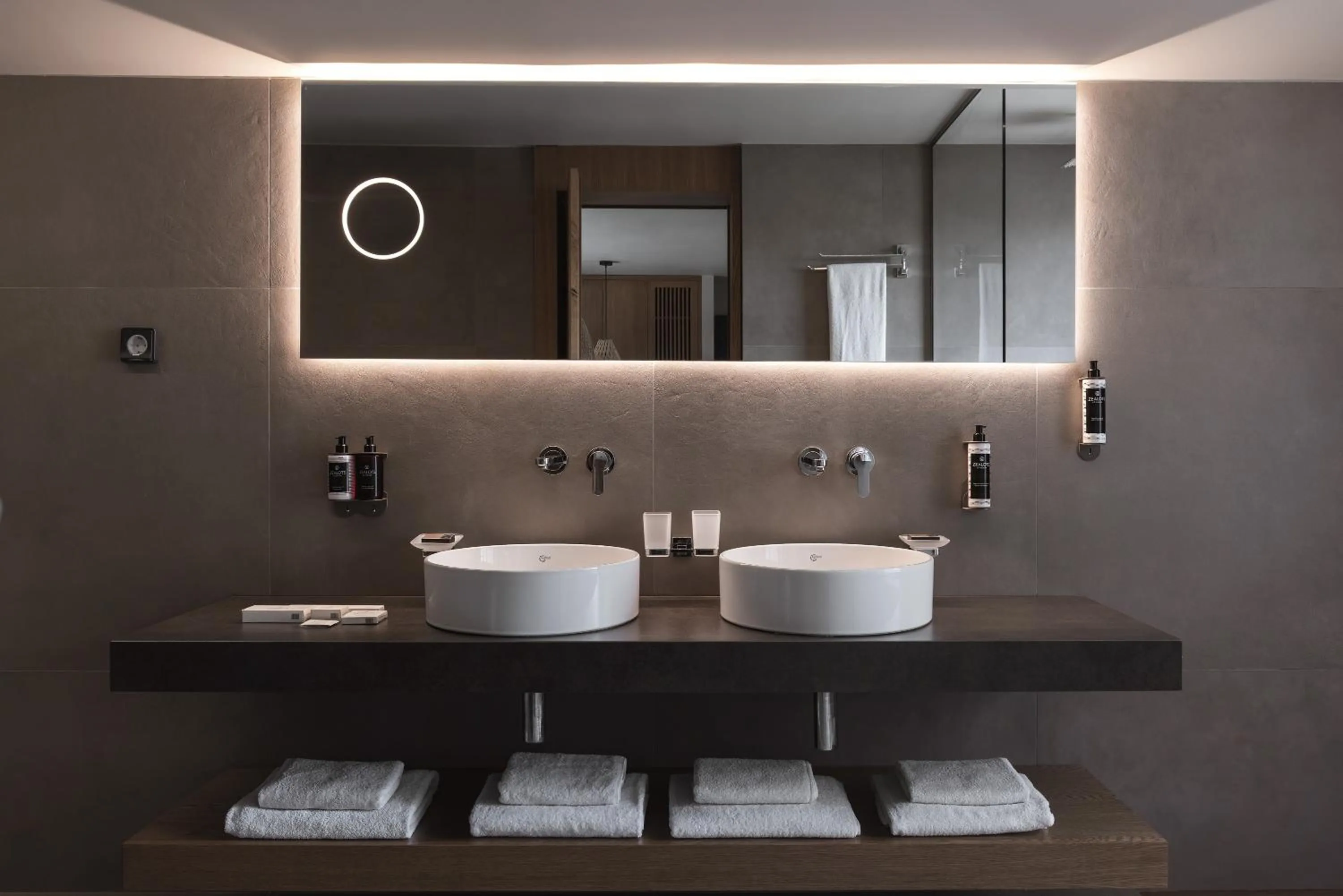 Bathroom in Castello Infinity Suites - Adults Only