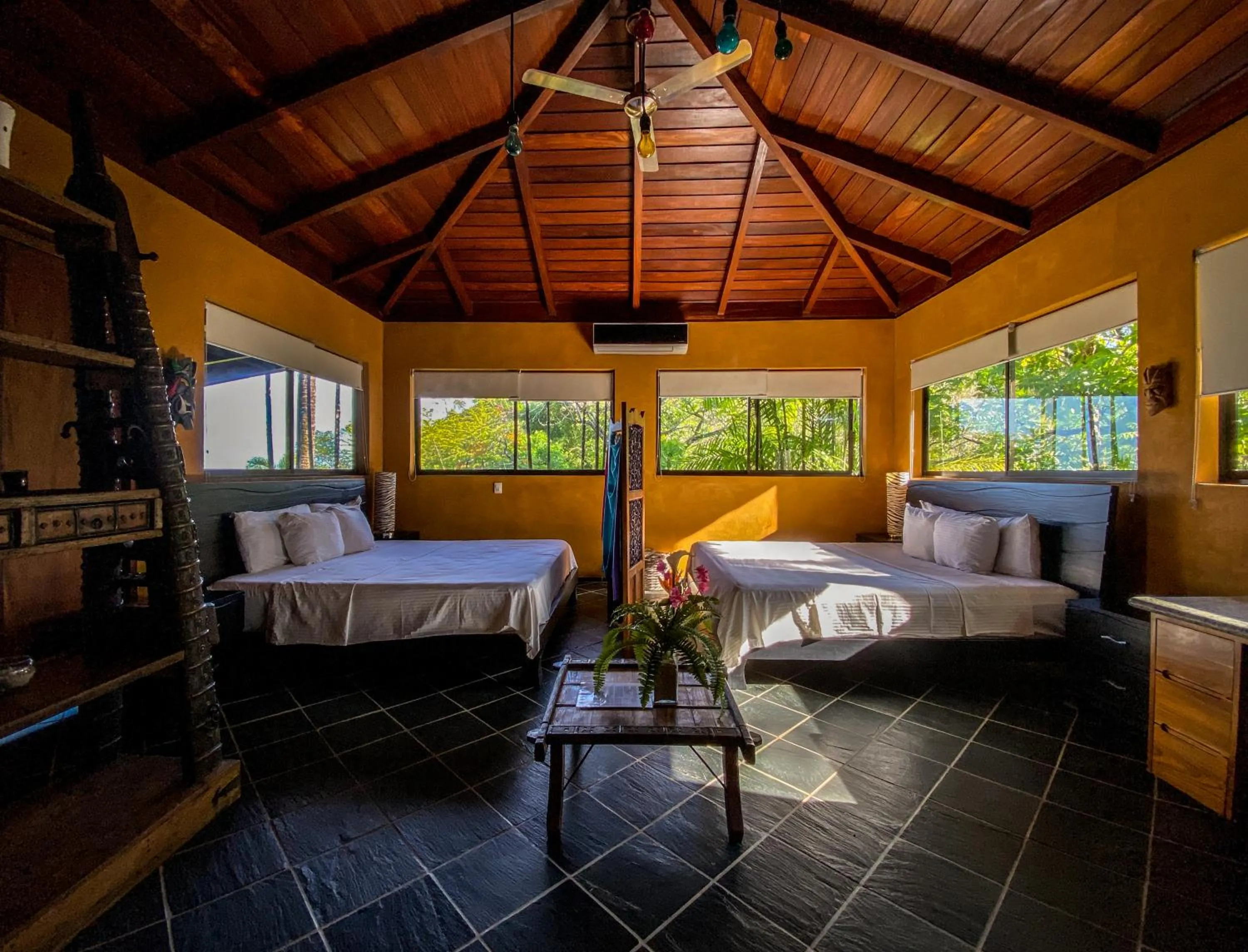 Patio, Bed in Hotel Vista de Olas
