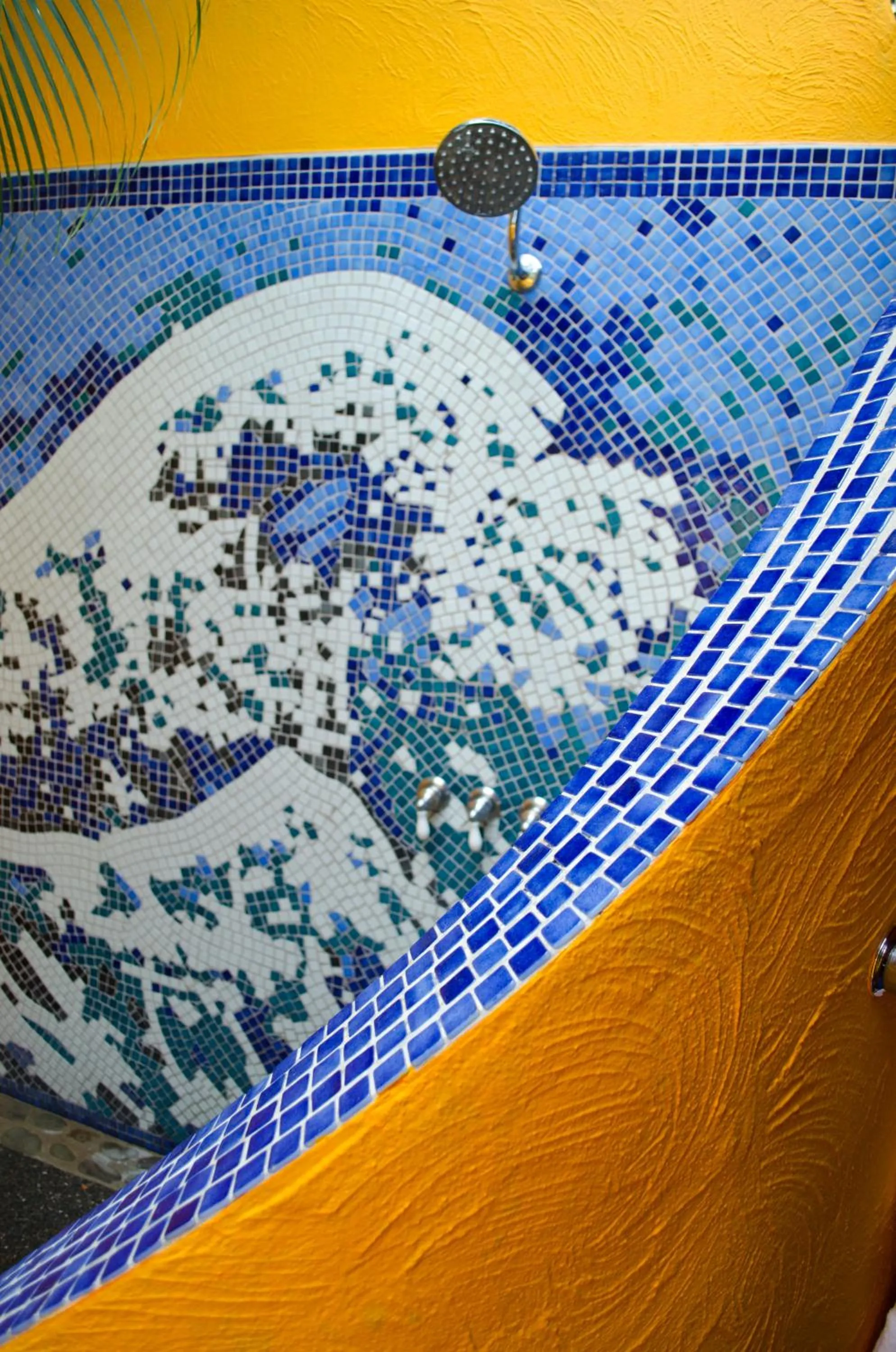 Shower in Hotel Vista de Olas