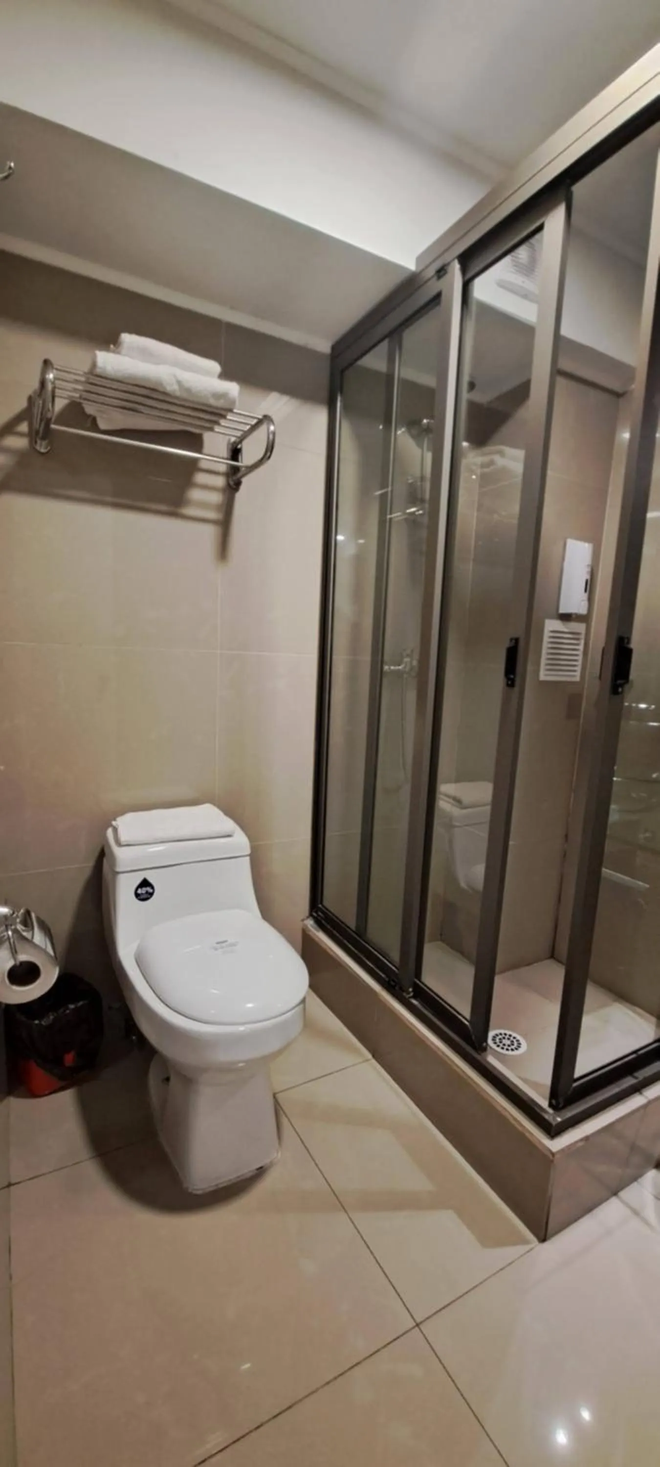 Shower in Hotel Los Andes