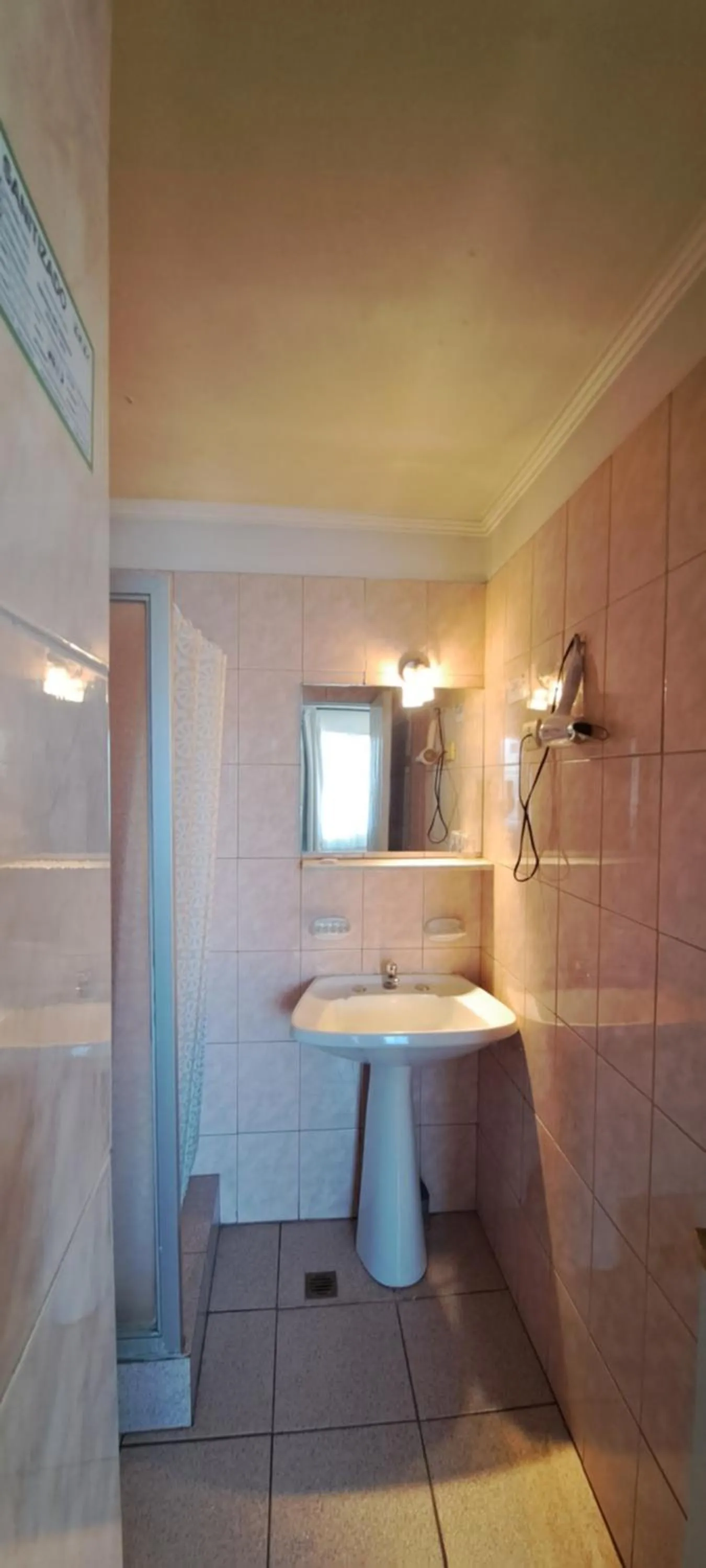 Shower in Hotel Los Andes