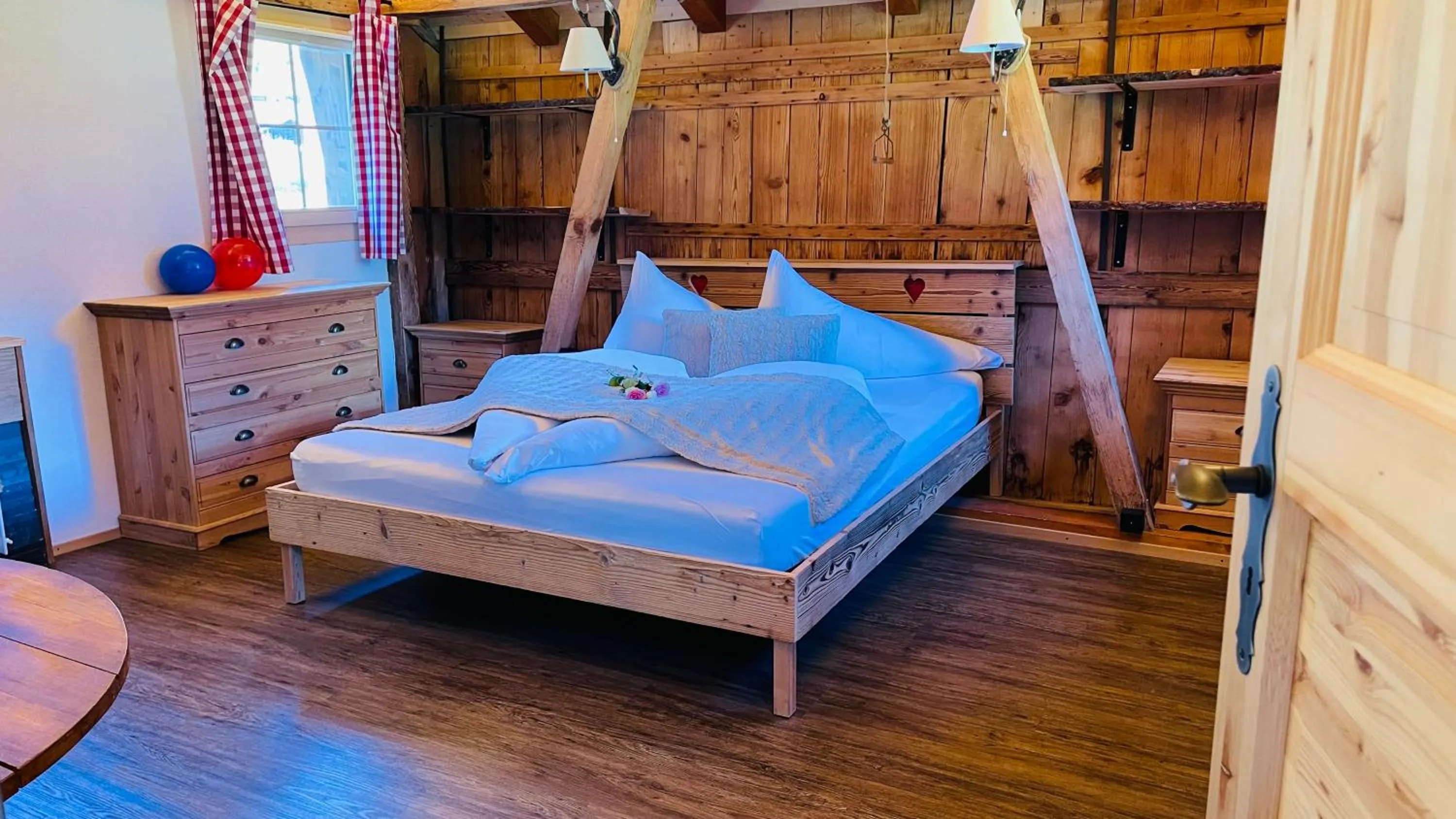 Bed in Hotel Jägerstübli Grindelwald