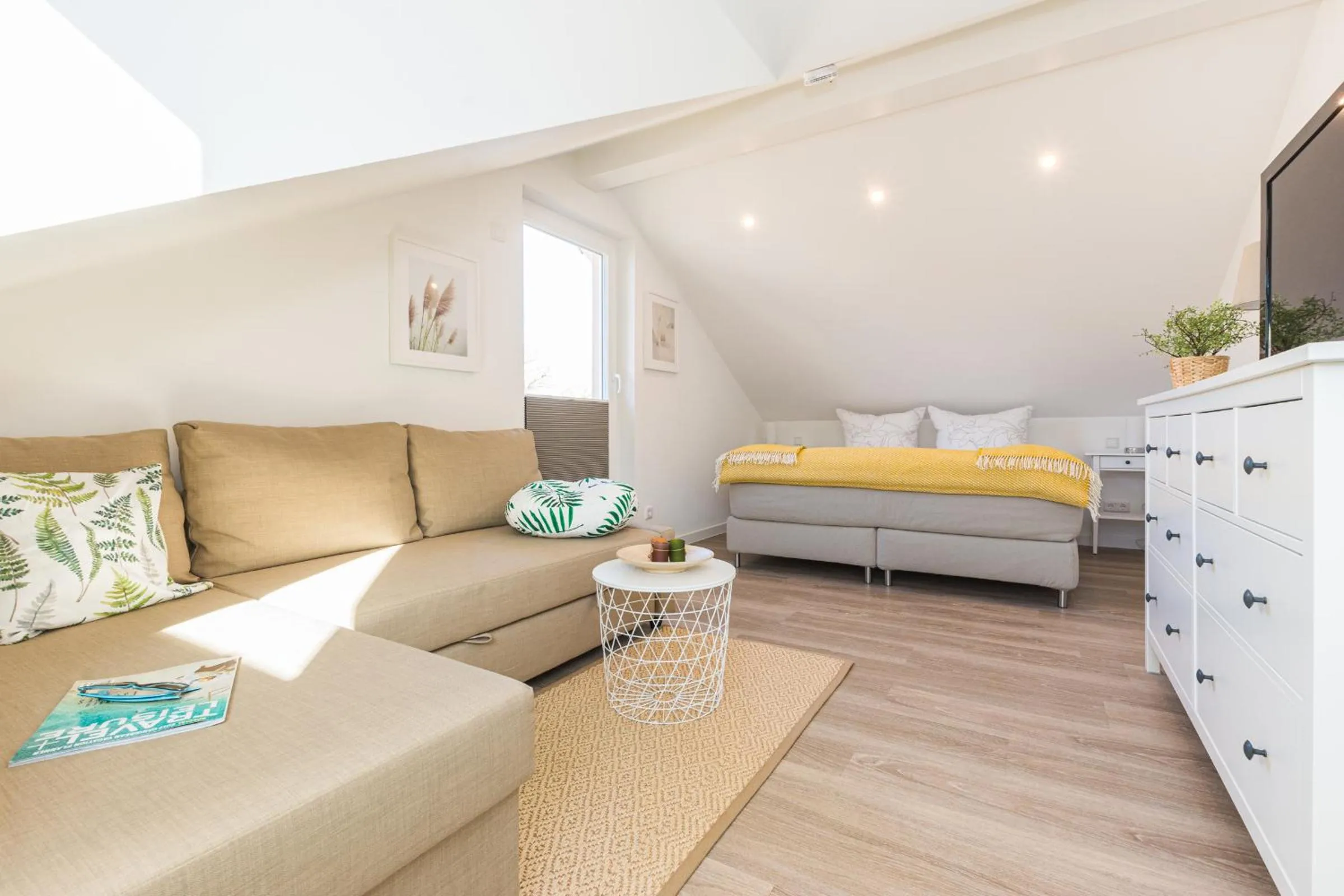 Bedroom, Bed in 5 Sterne Ferienhaus direkt am See mit Sauna-Kamin-Garten