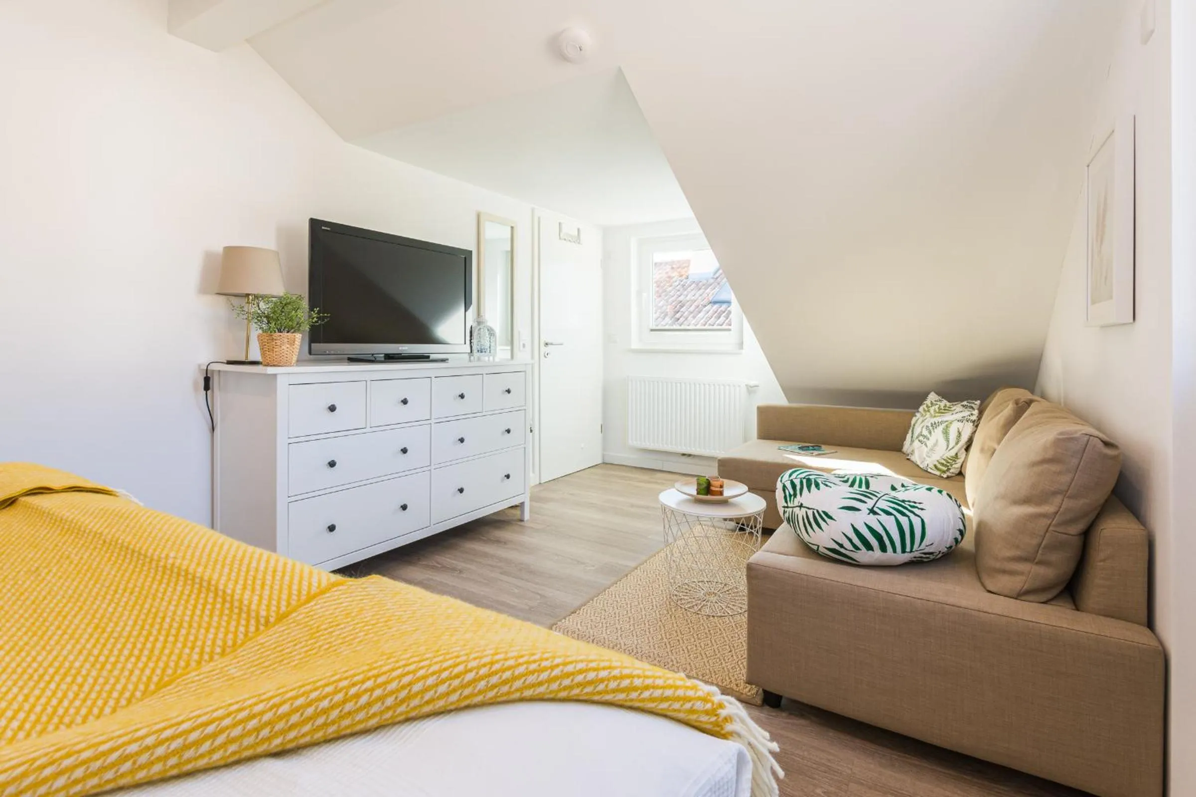 TV and multimedia, Bed in 5 Sterne Ferienhaus direkt am See mit Sauna-Kamin-Garten