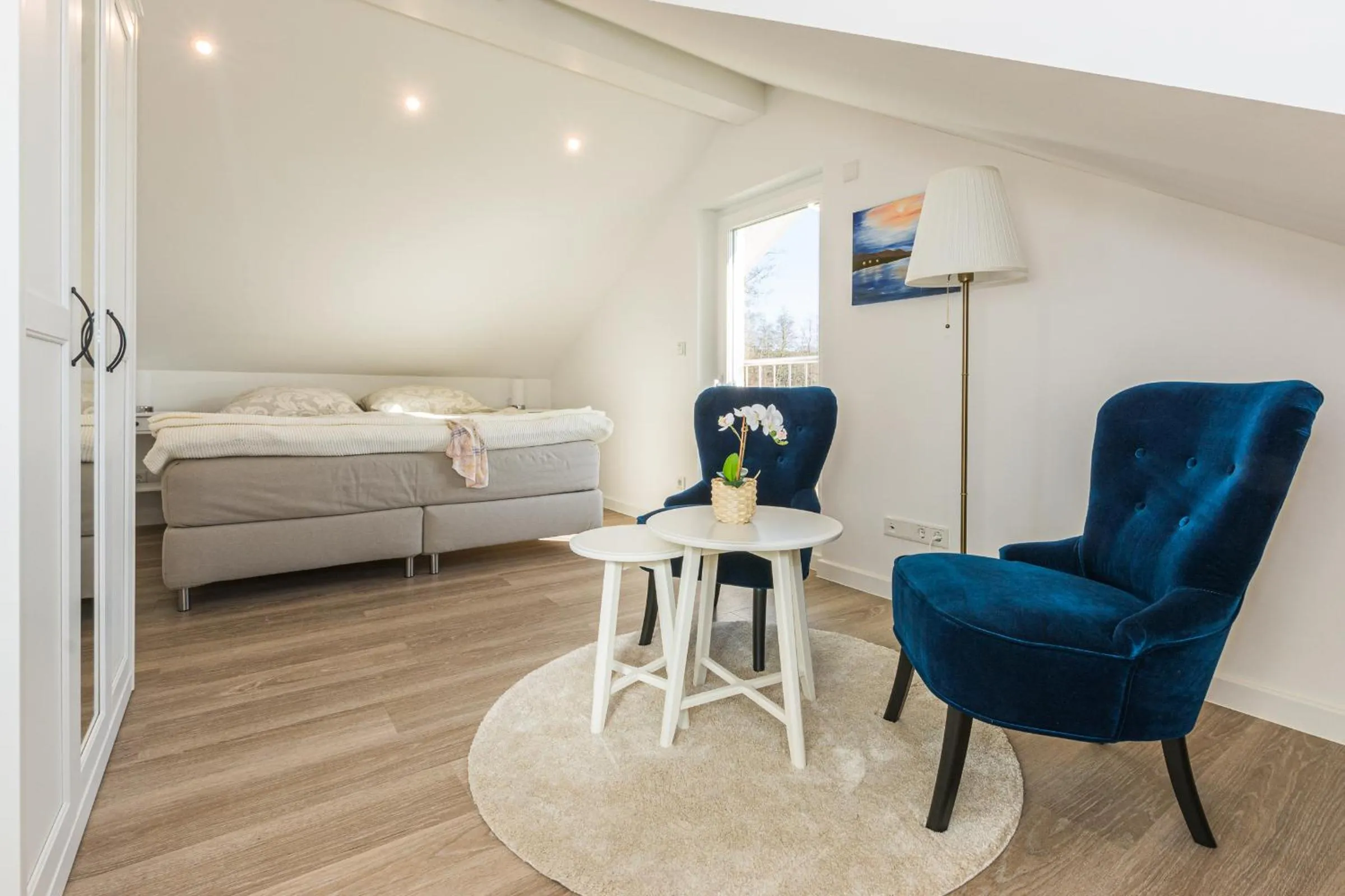 Bed in 5 Sterne Ferienhaus direkt am See mit Sauna-Kamin-Garten