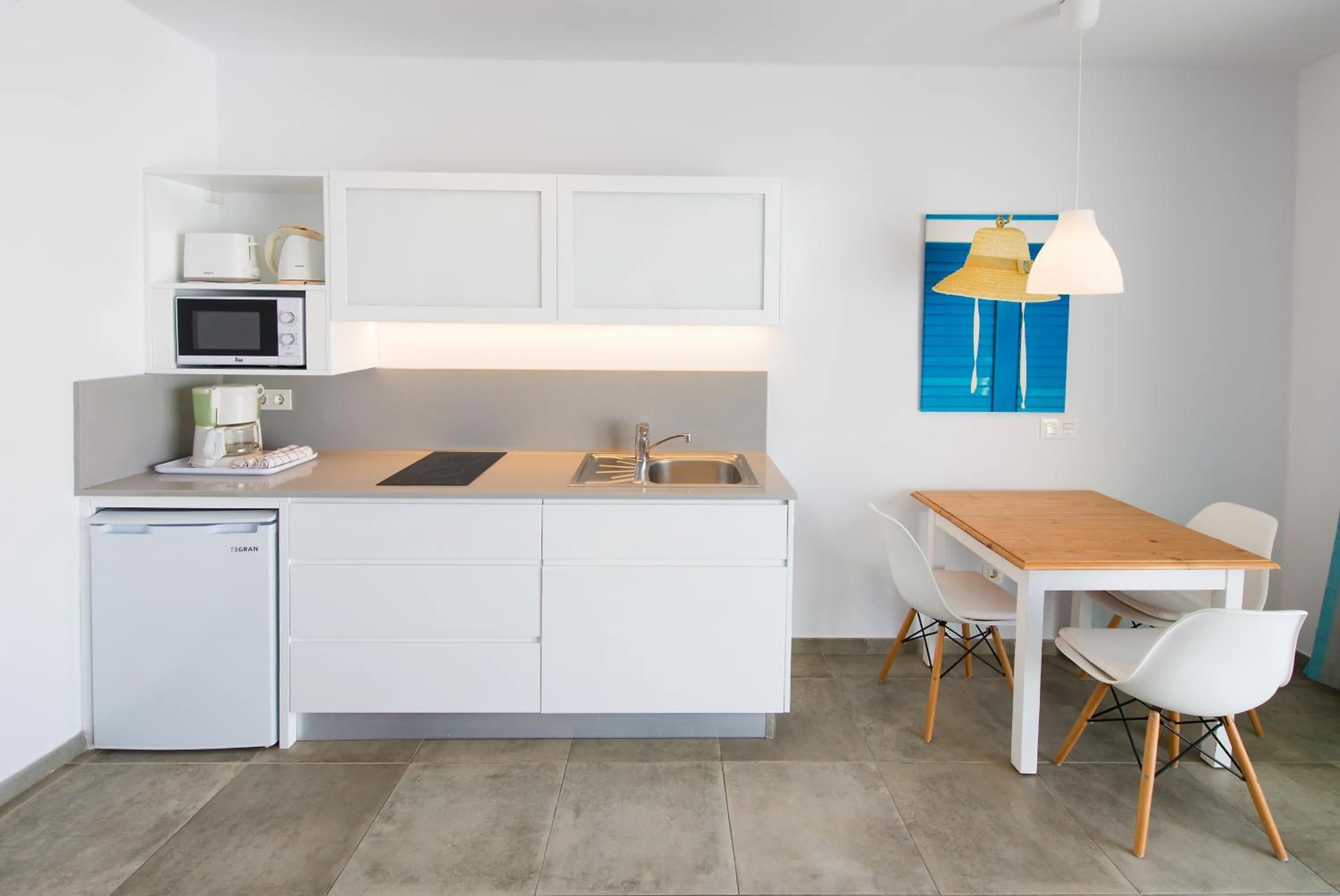 Kitchen or kitchenette in Apartamentos Playamar