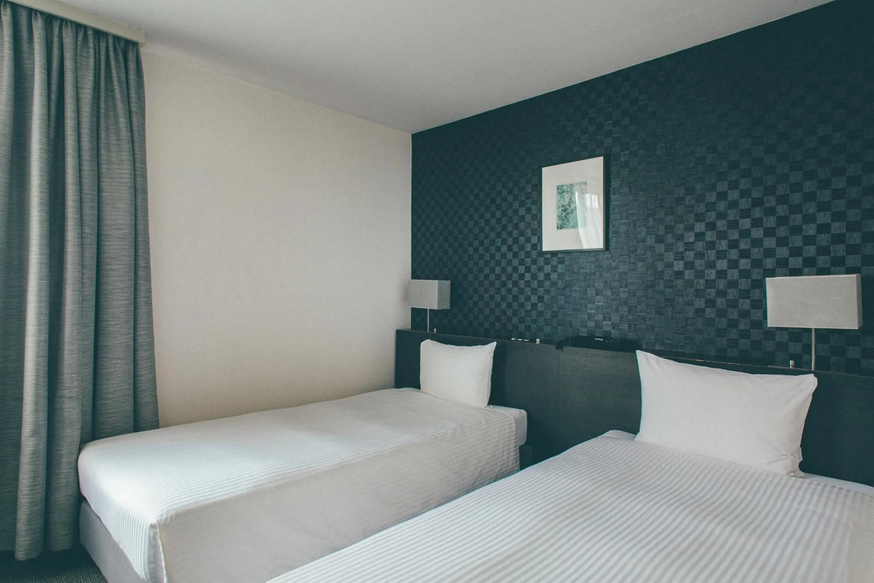 Bed in Hamilton Hotel Black