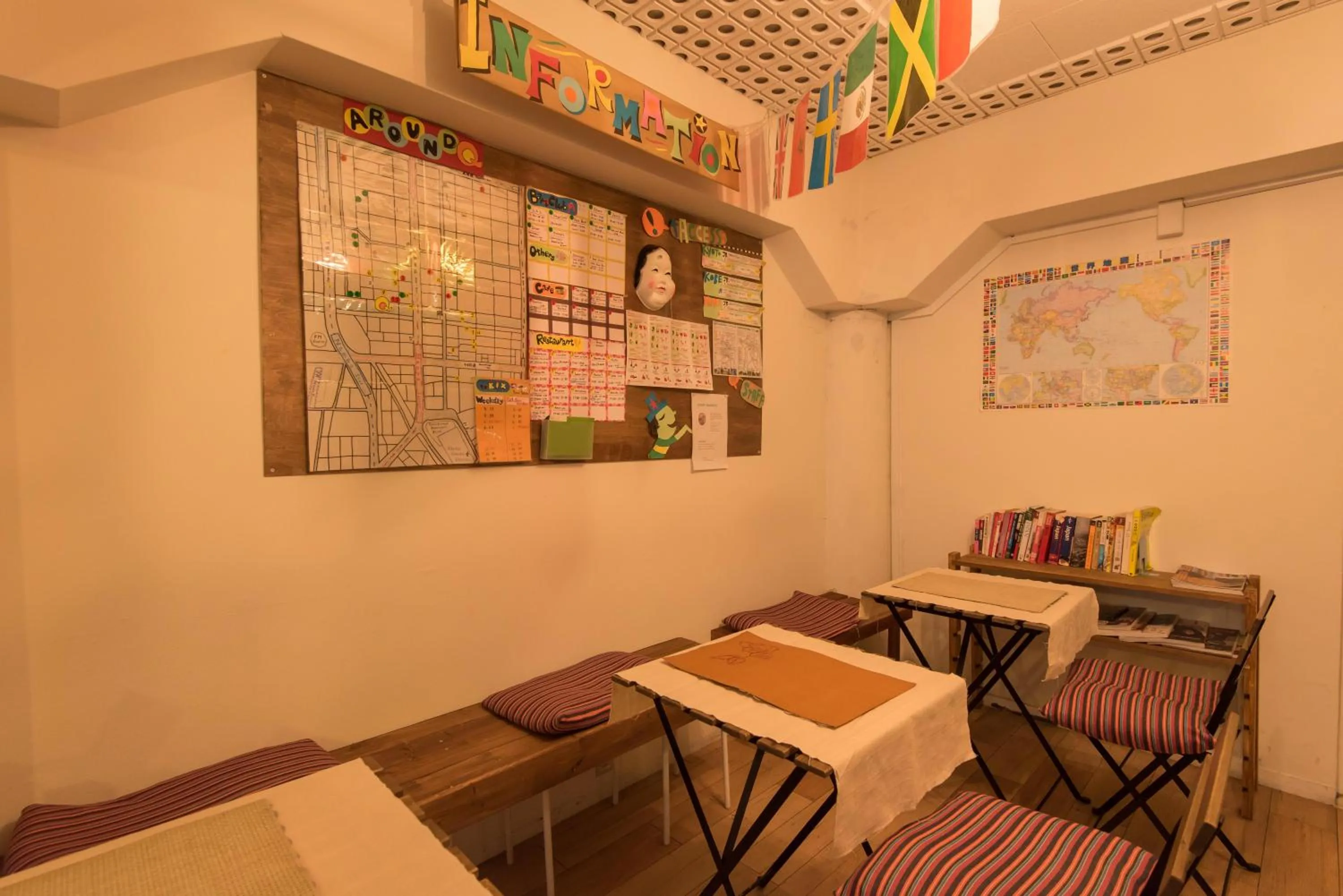 Communal lounge/ TV room in Hostel Q