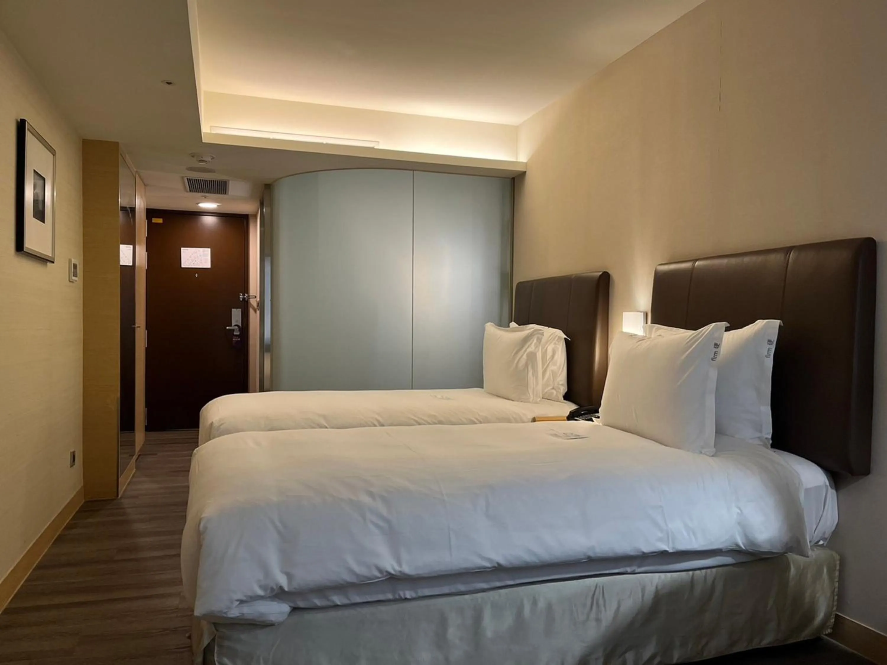 Photo of the whole room, Bed in Holiday Inn Express Taoyuan by IHG