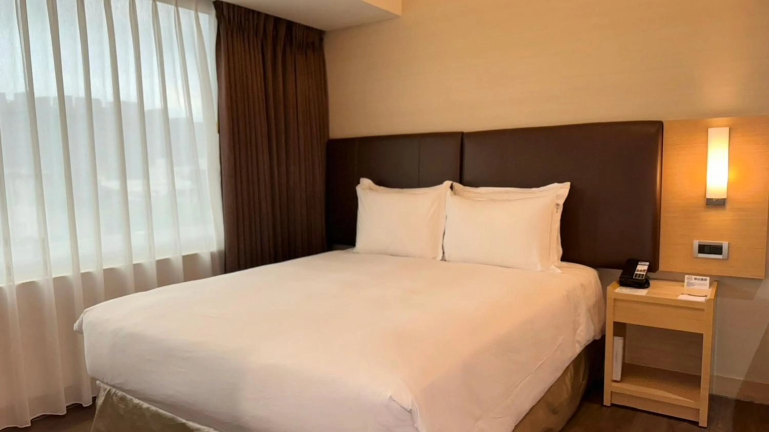 Photo of the whole room, Bed in Holiday Inn Express Taoyuan by IHG