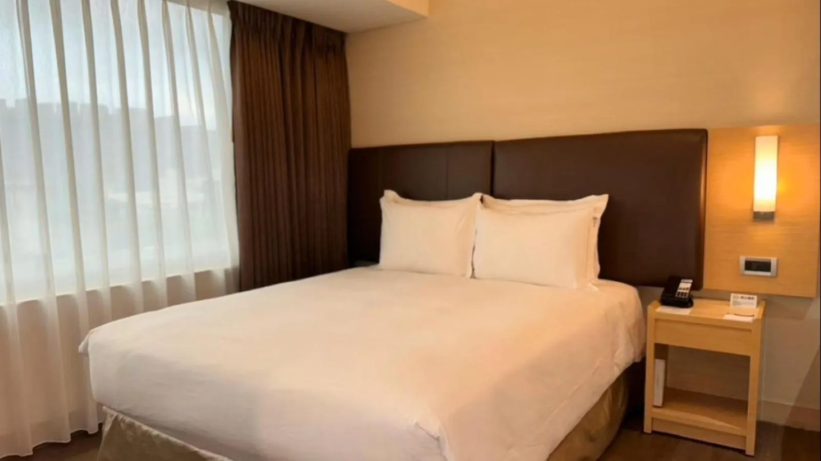 Photo of the whole room, Bed in Holiday Inn Express Taoyuan by IHG