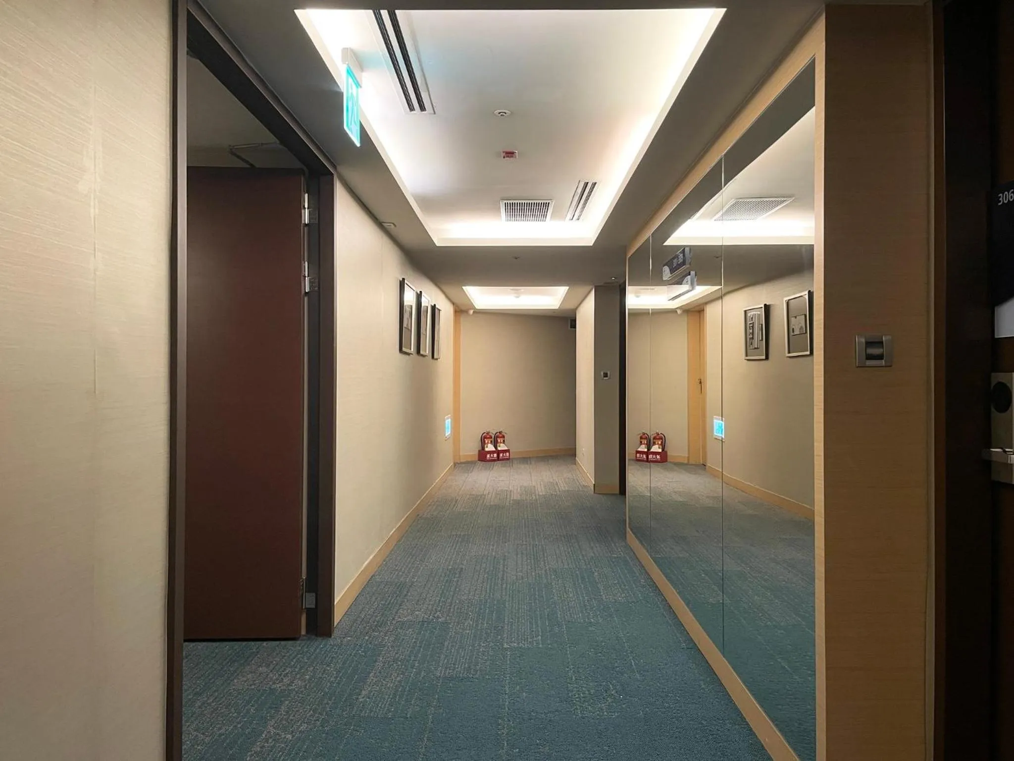 Lobby or reception in Holiday Inn Express Taoyuan by IHG