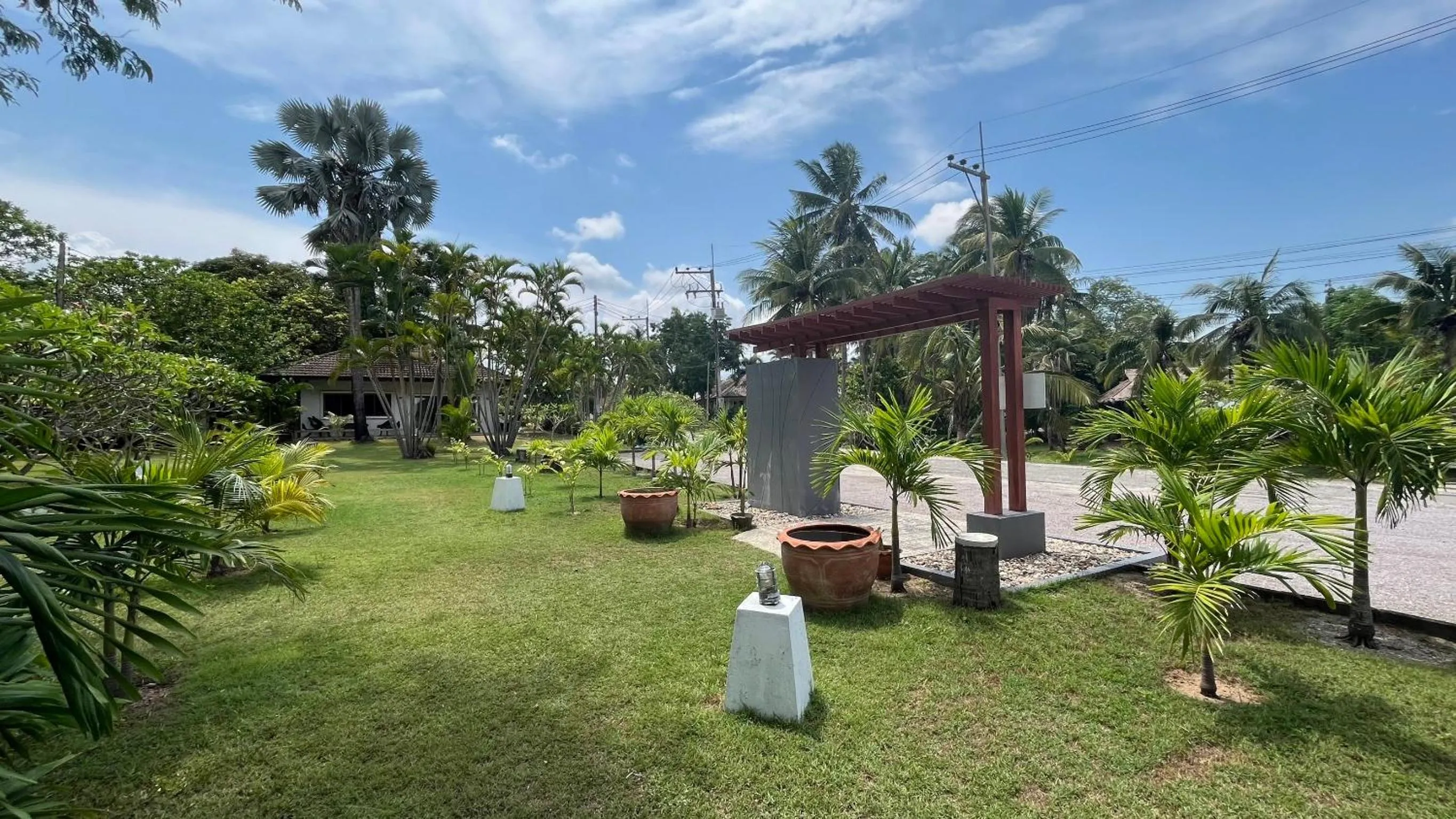 Area and facilities in Suan Bankrut Beach Resort