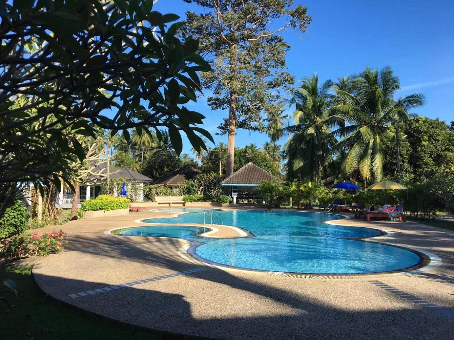Swimming pool in Suan Bankrut Beach Resort
