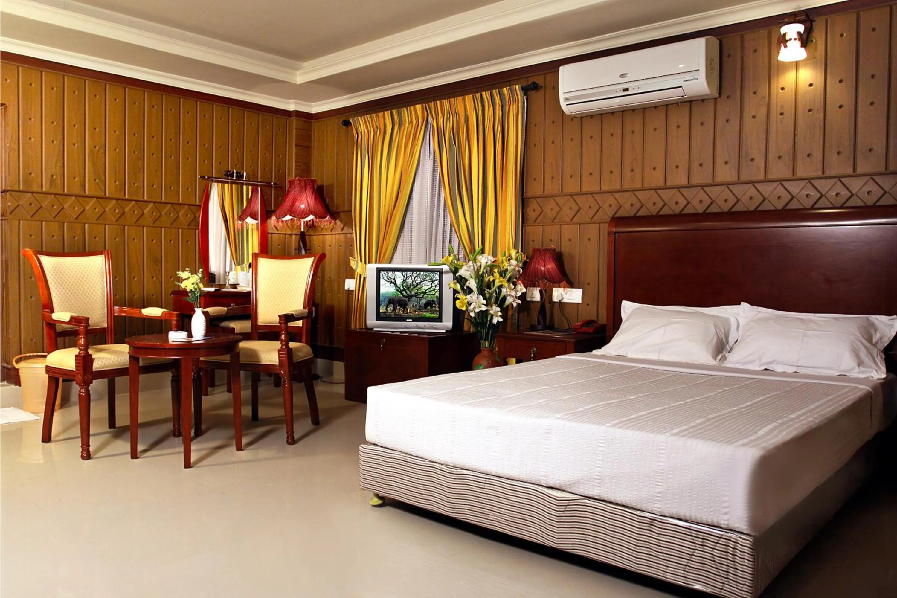 Photo of the whole room, Bed in Devasura inn