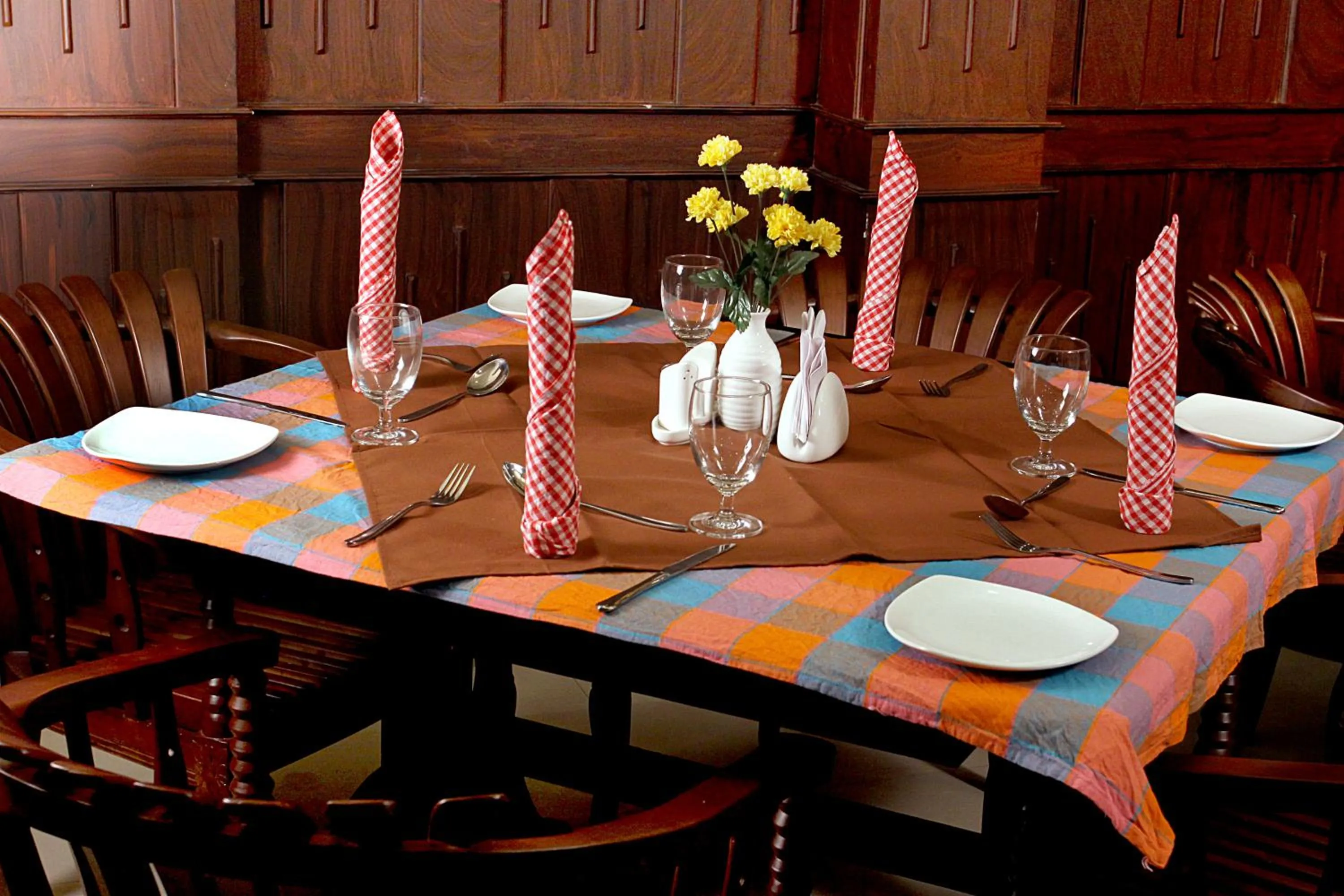 Restaurant/places to eat in Devasura inn
