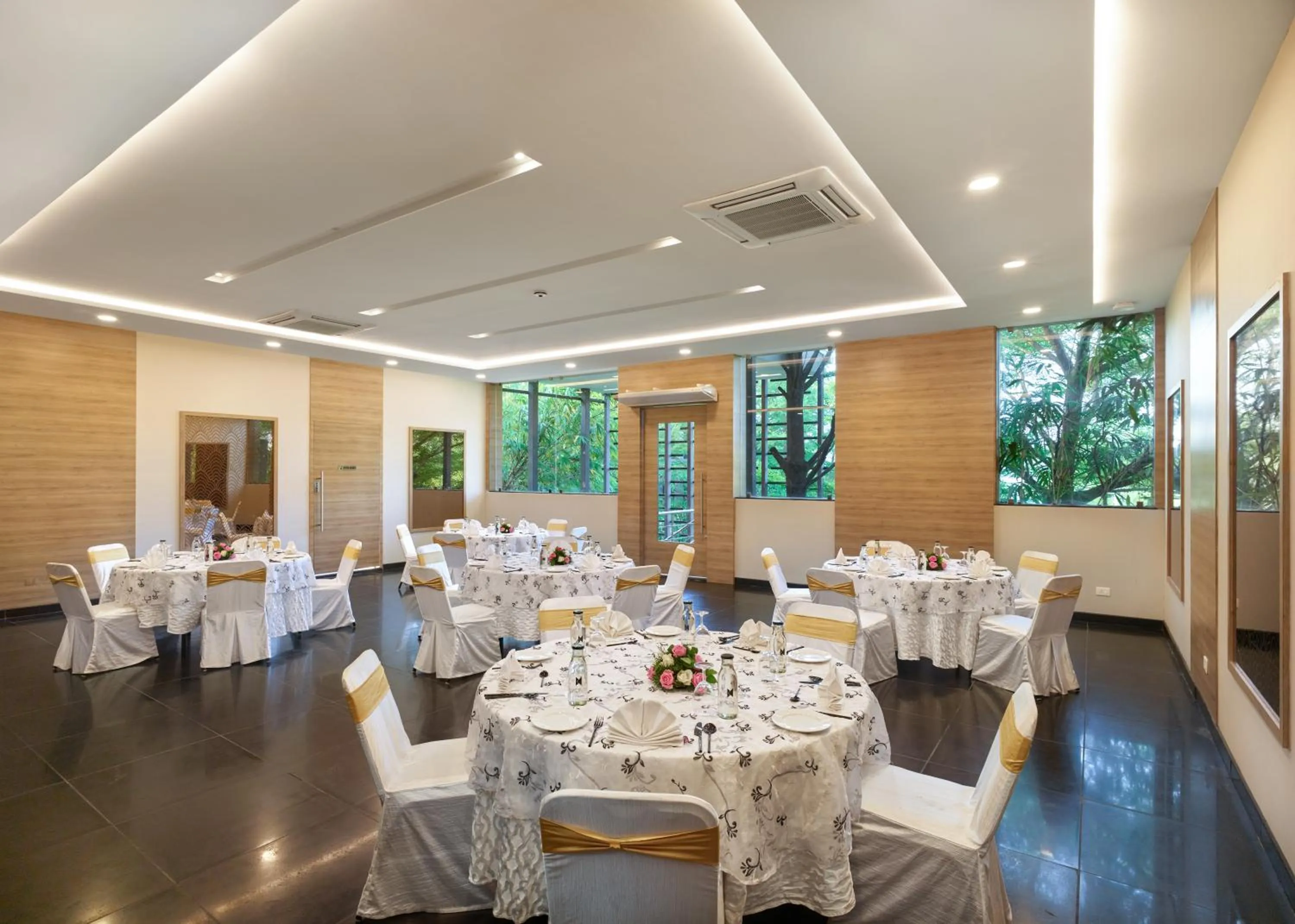 Banquet/Function facilities in HYCINTH Hotels