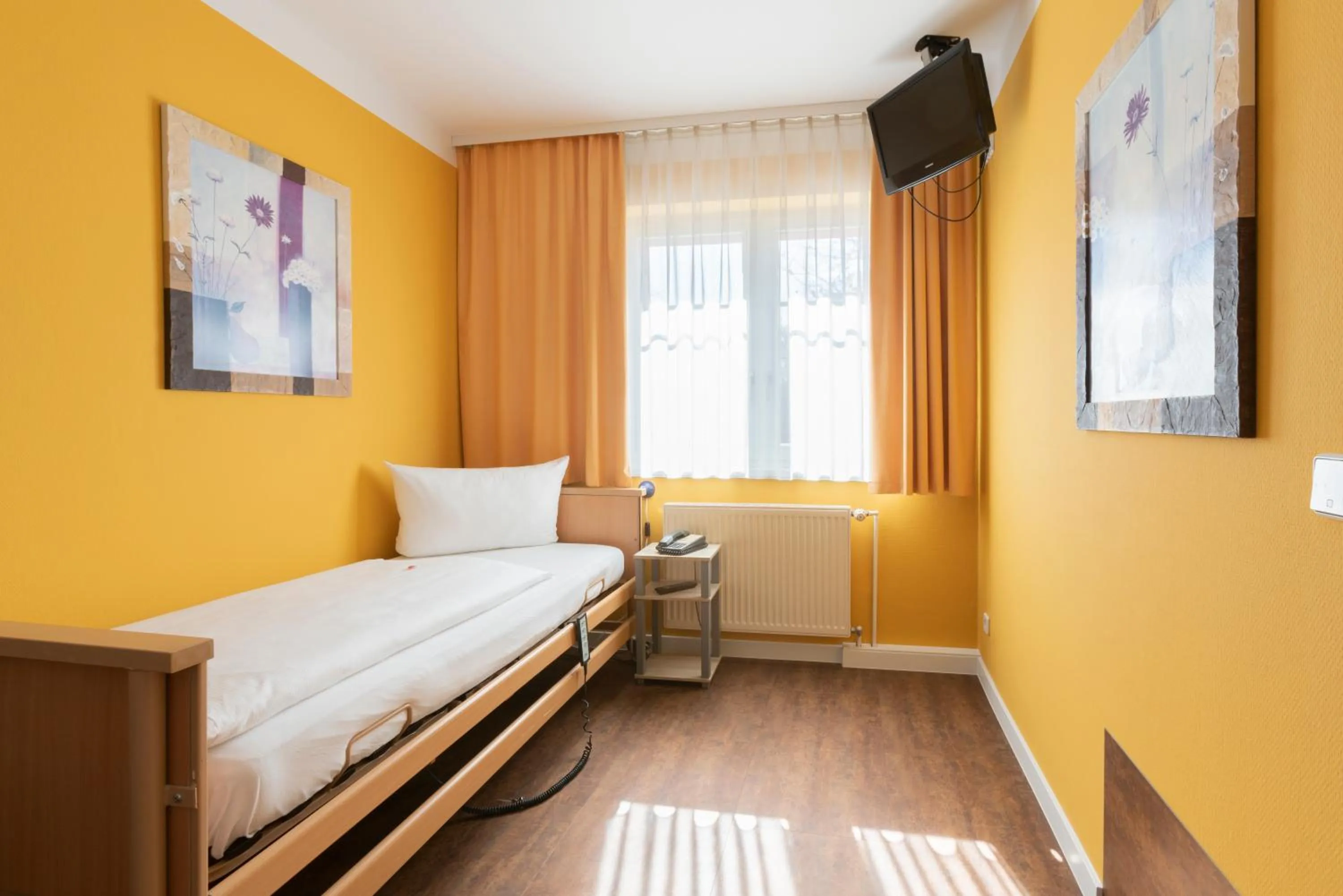 Photo of the whole room, Bed in Hotel Mit-Mensch