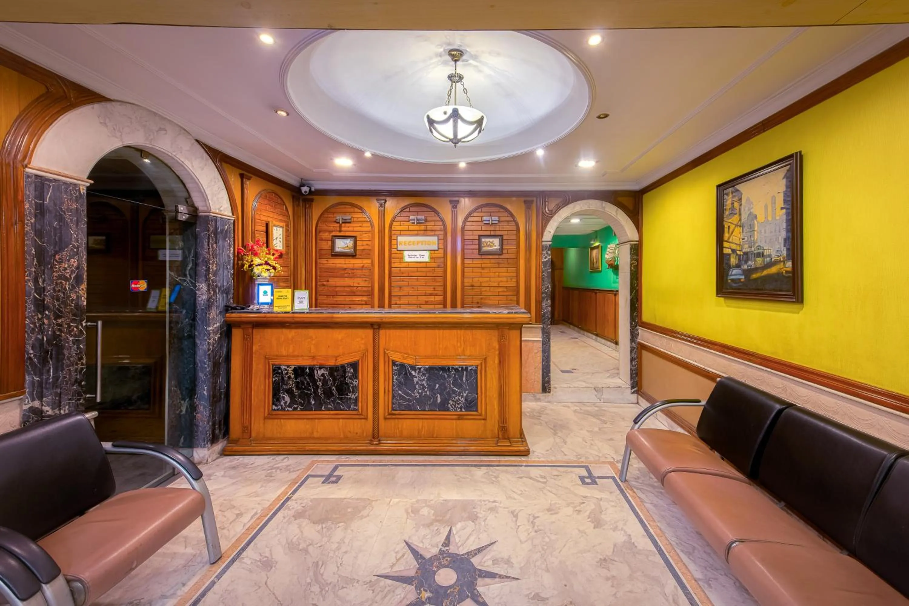 Lobby or reception in Treebo Green View, Park Circus