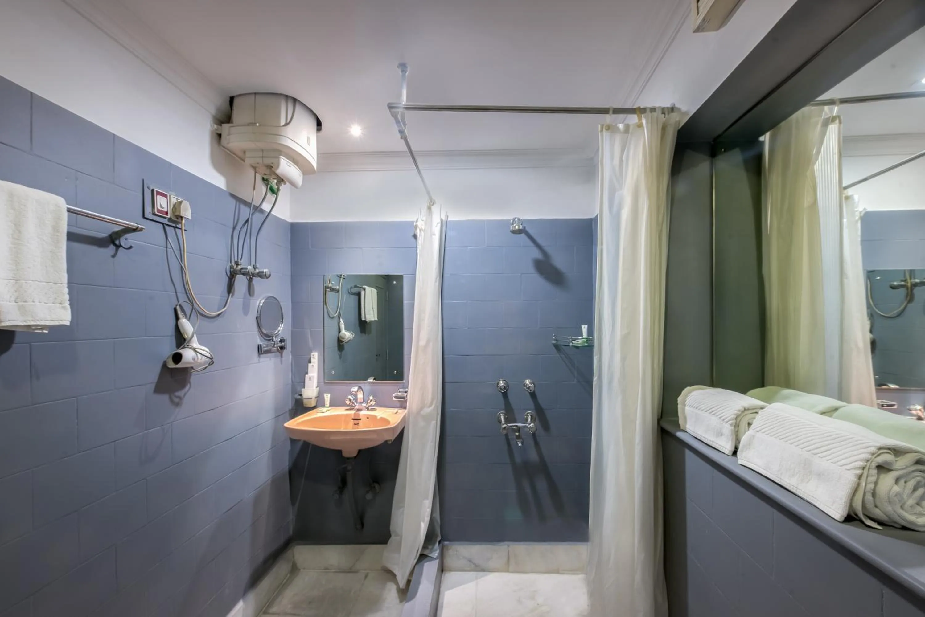 Shower in Treebo Green View, Park Circus