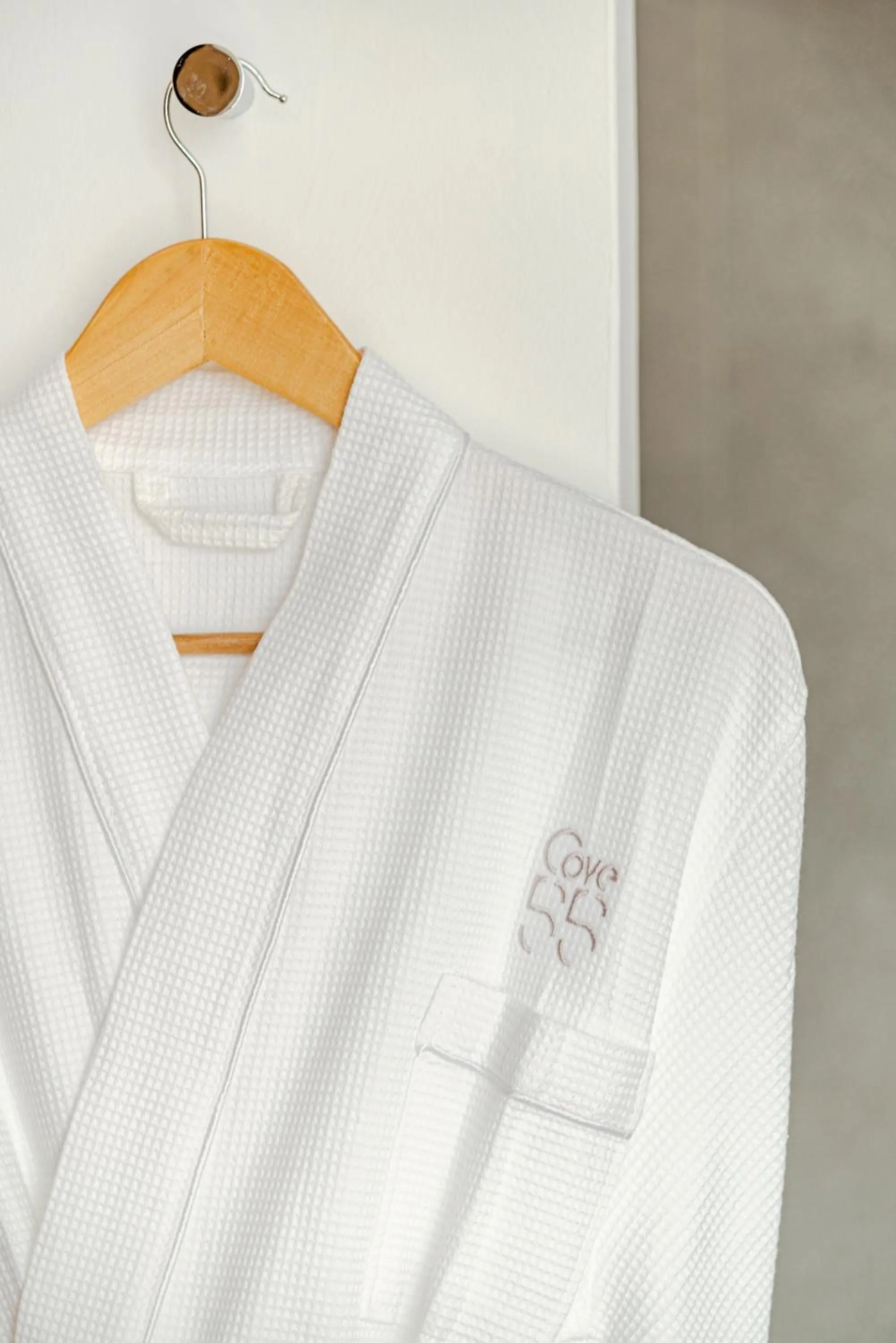 Bathroom, Bed in Cove 55