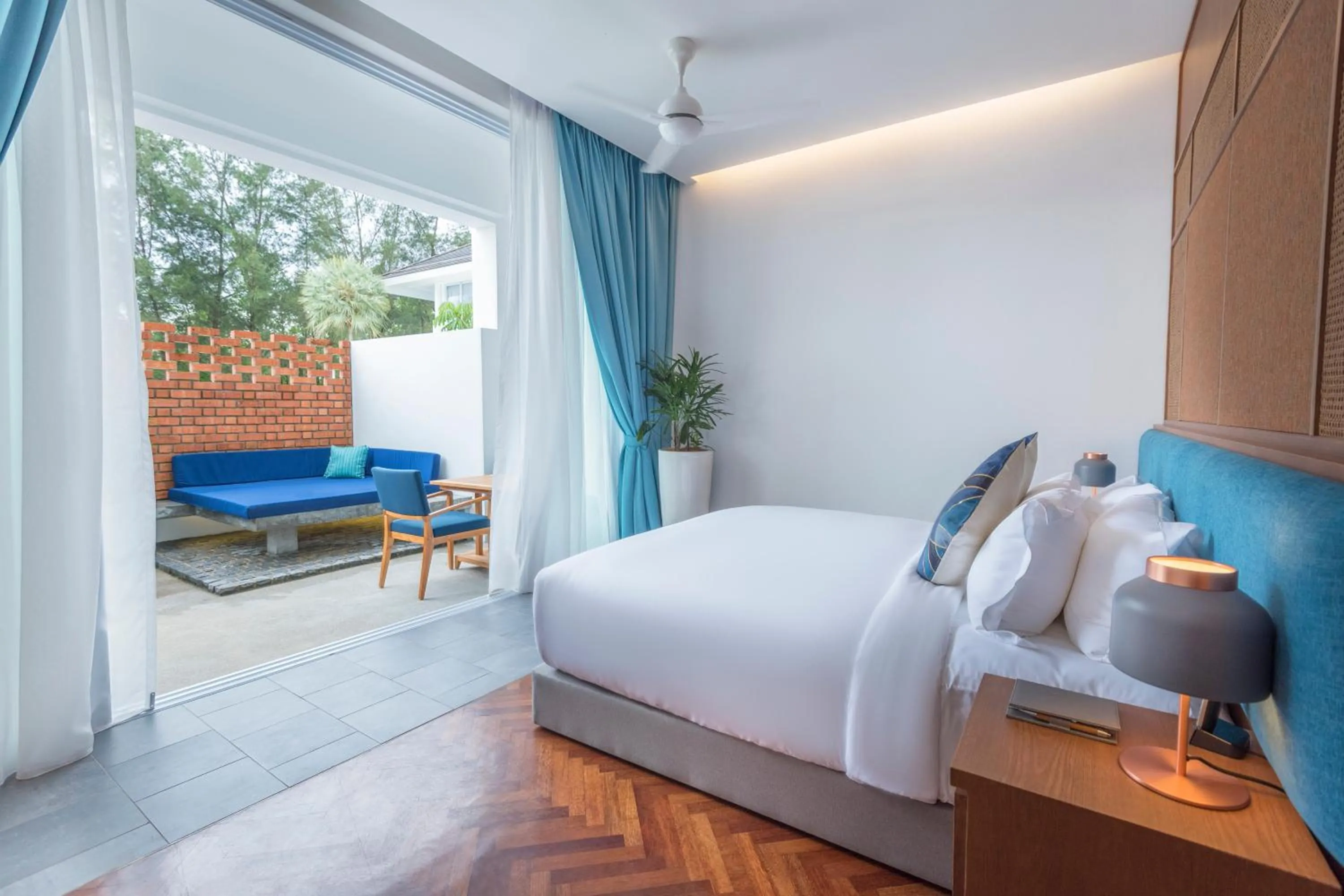 Bedroom, Bed in Cove 55