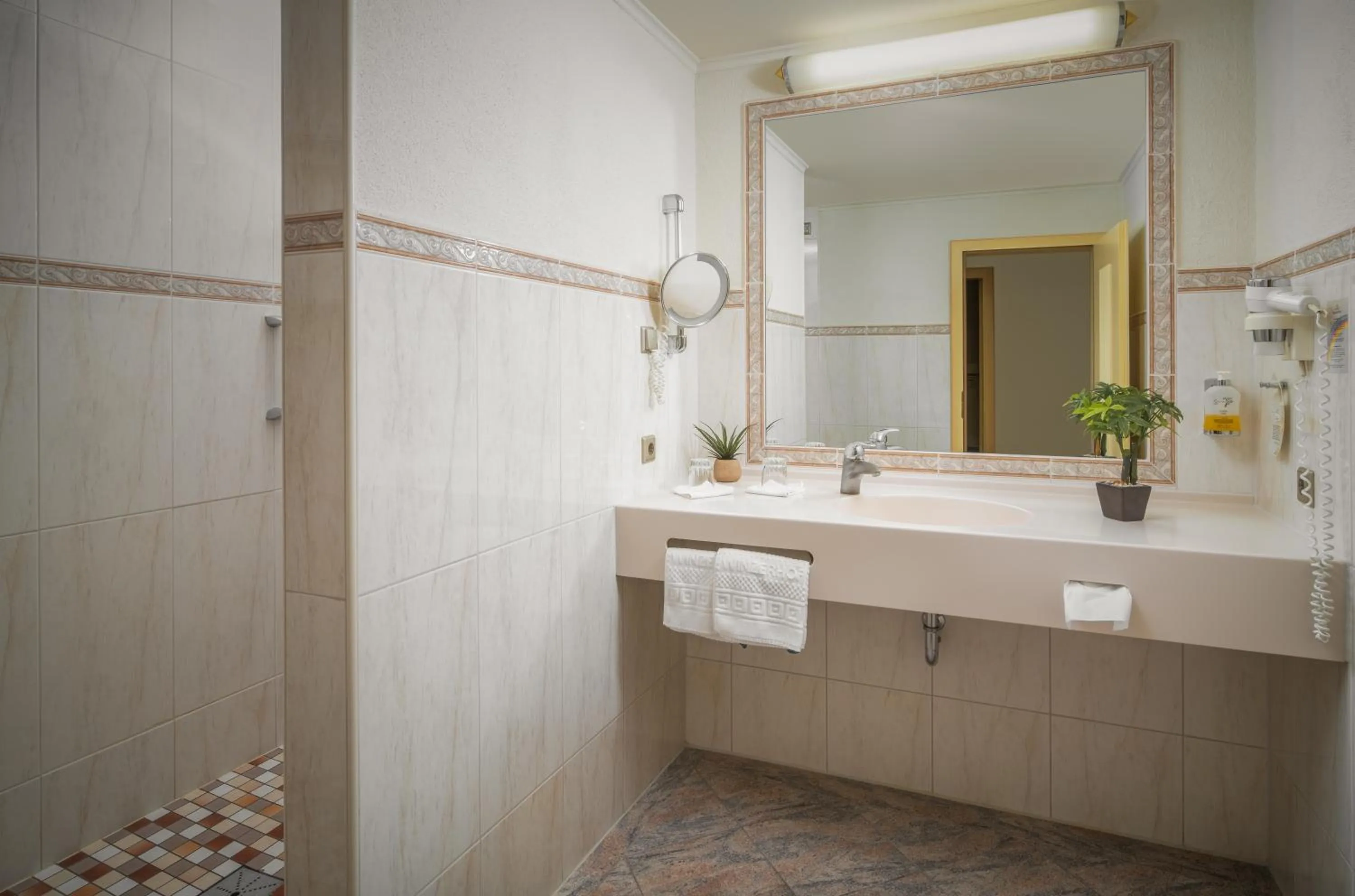 Bathroom in Ringhotel Winzerhof