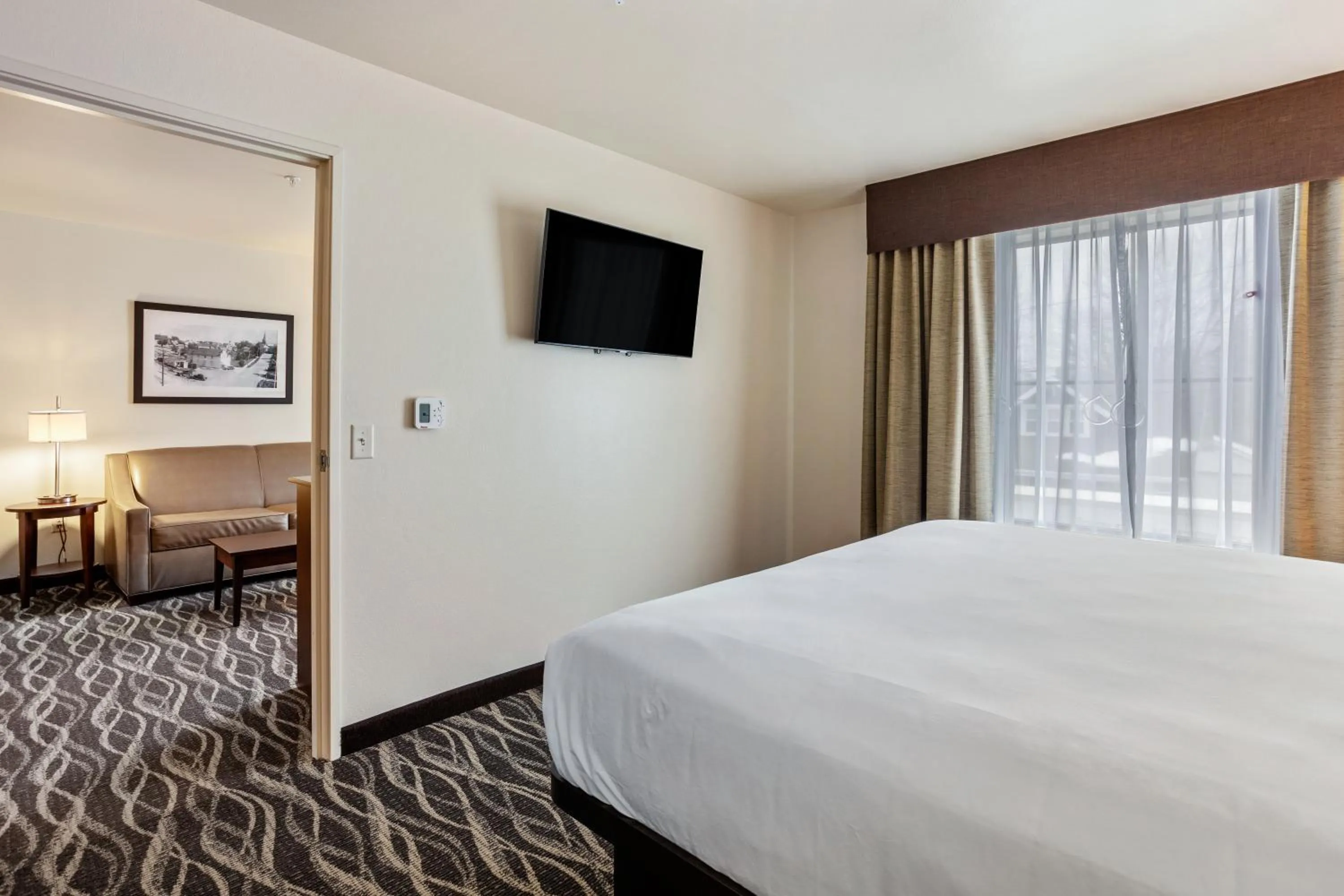 Bed in Cobblestone Hotel & Suites - Little Chute