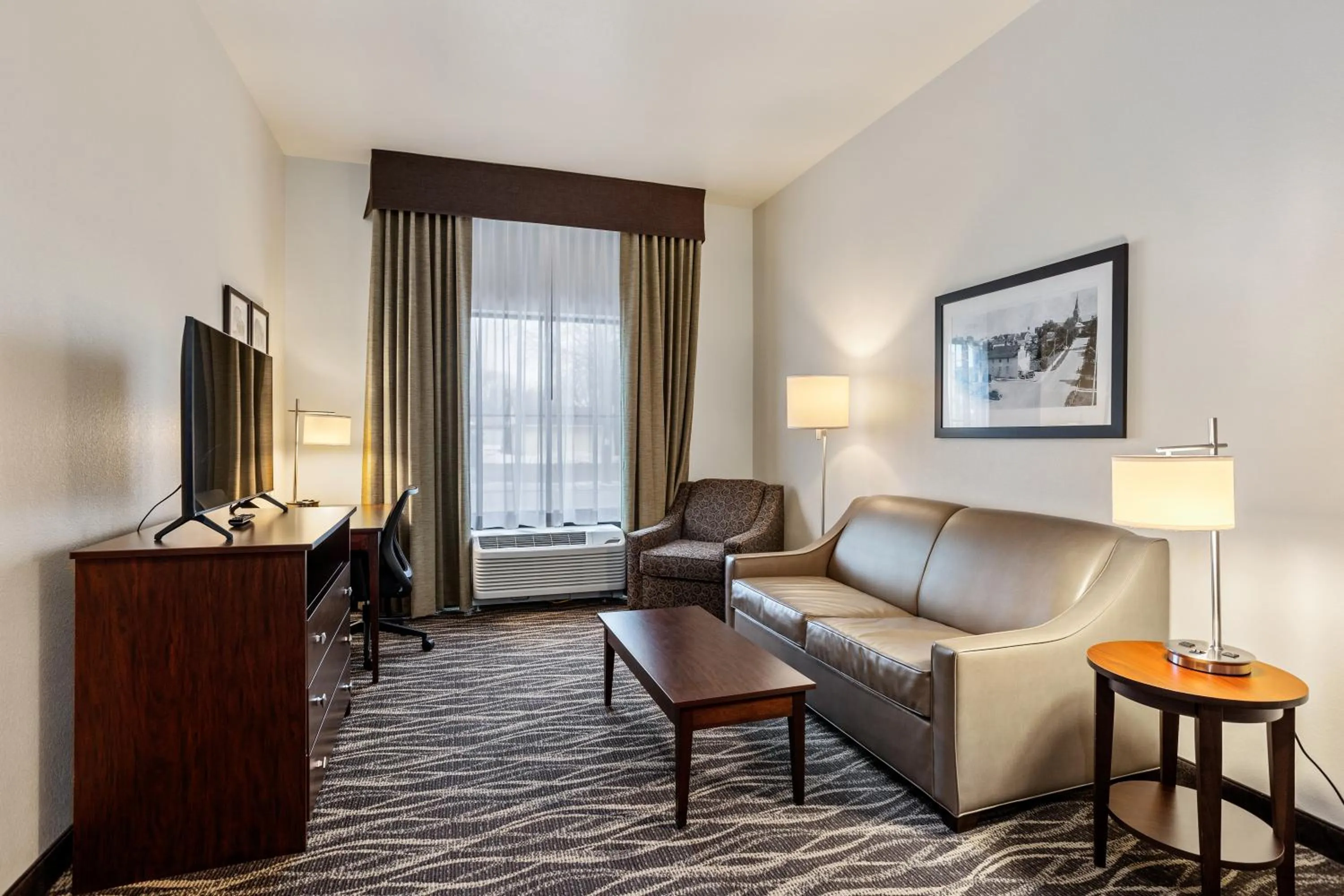 Living room in Cobblestone Hotel & Suites - Little Chute