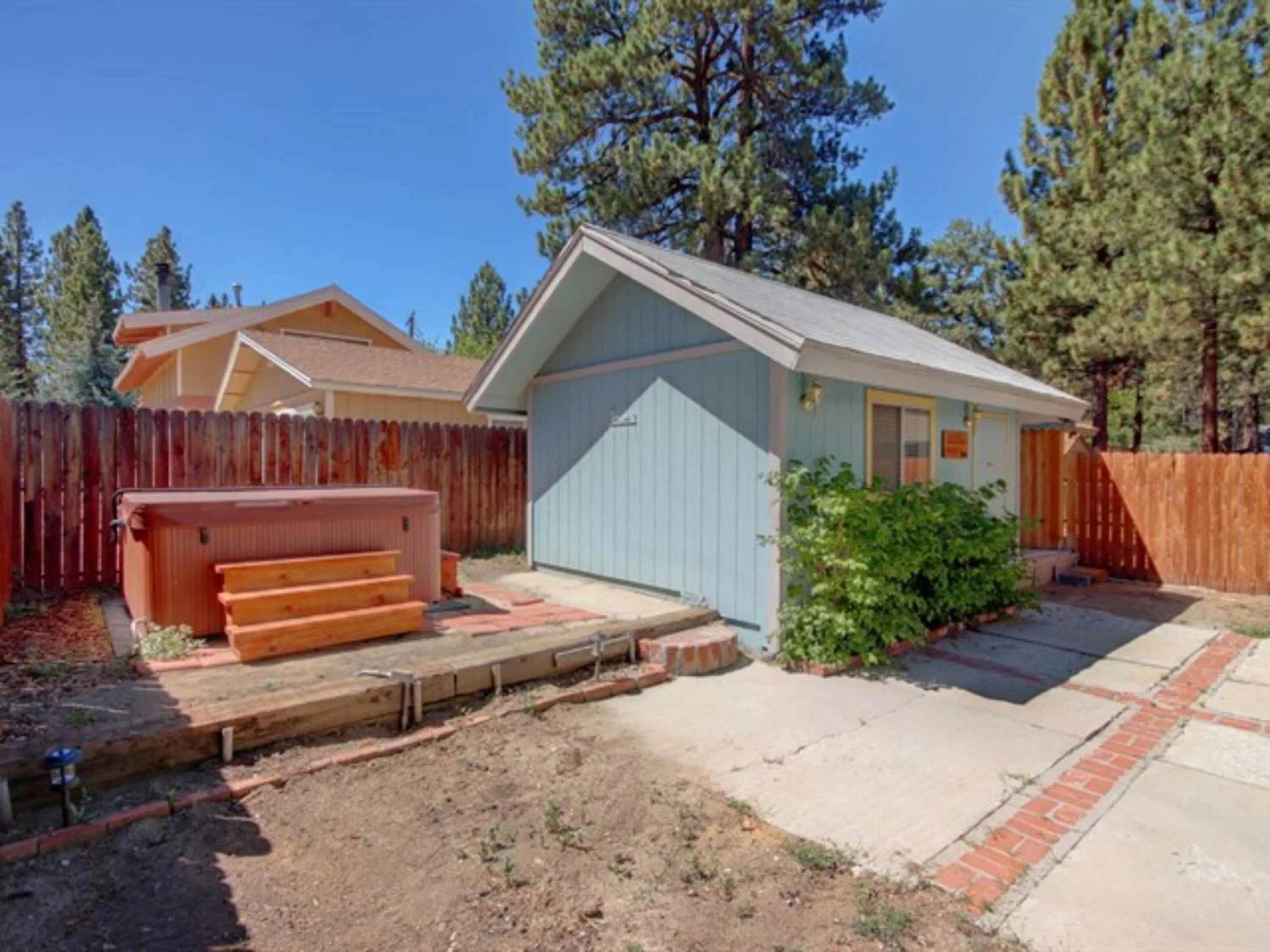 Property building in Idle Hours Inn - 1945 by Big Bear Vacations