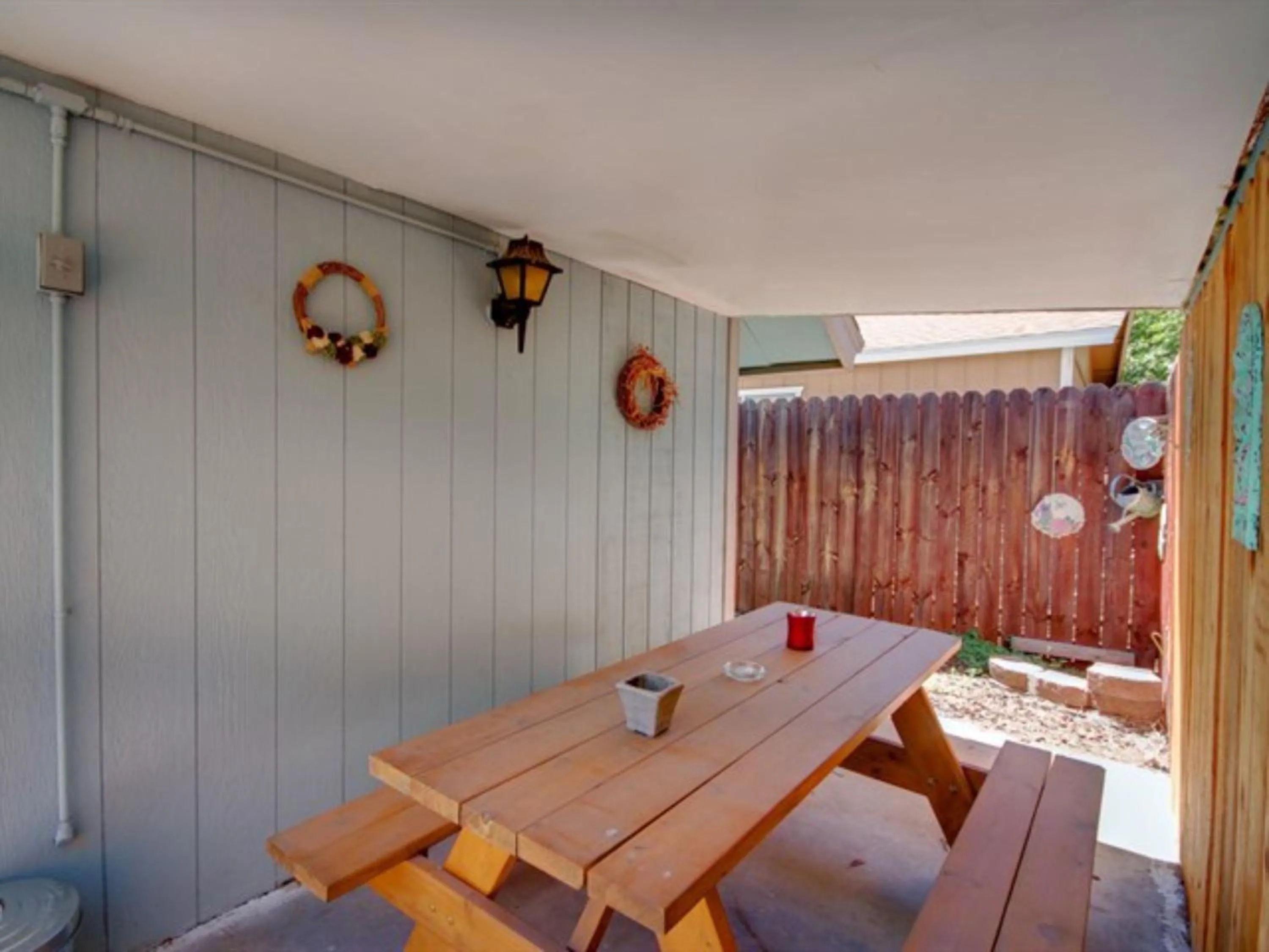 Dining area in Idle Hours Inn - 1945 by Big Bear Vacations