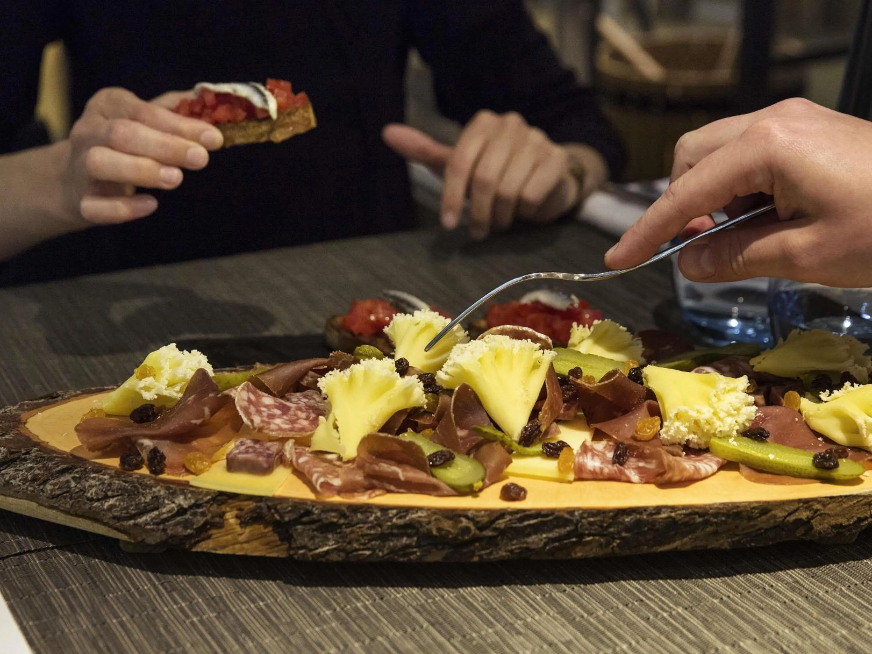 Restaurant/places to eat in Novotel Genève Centre