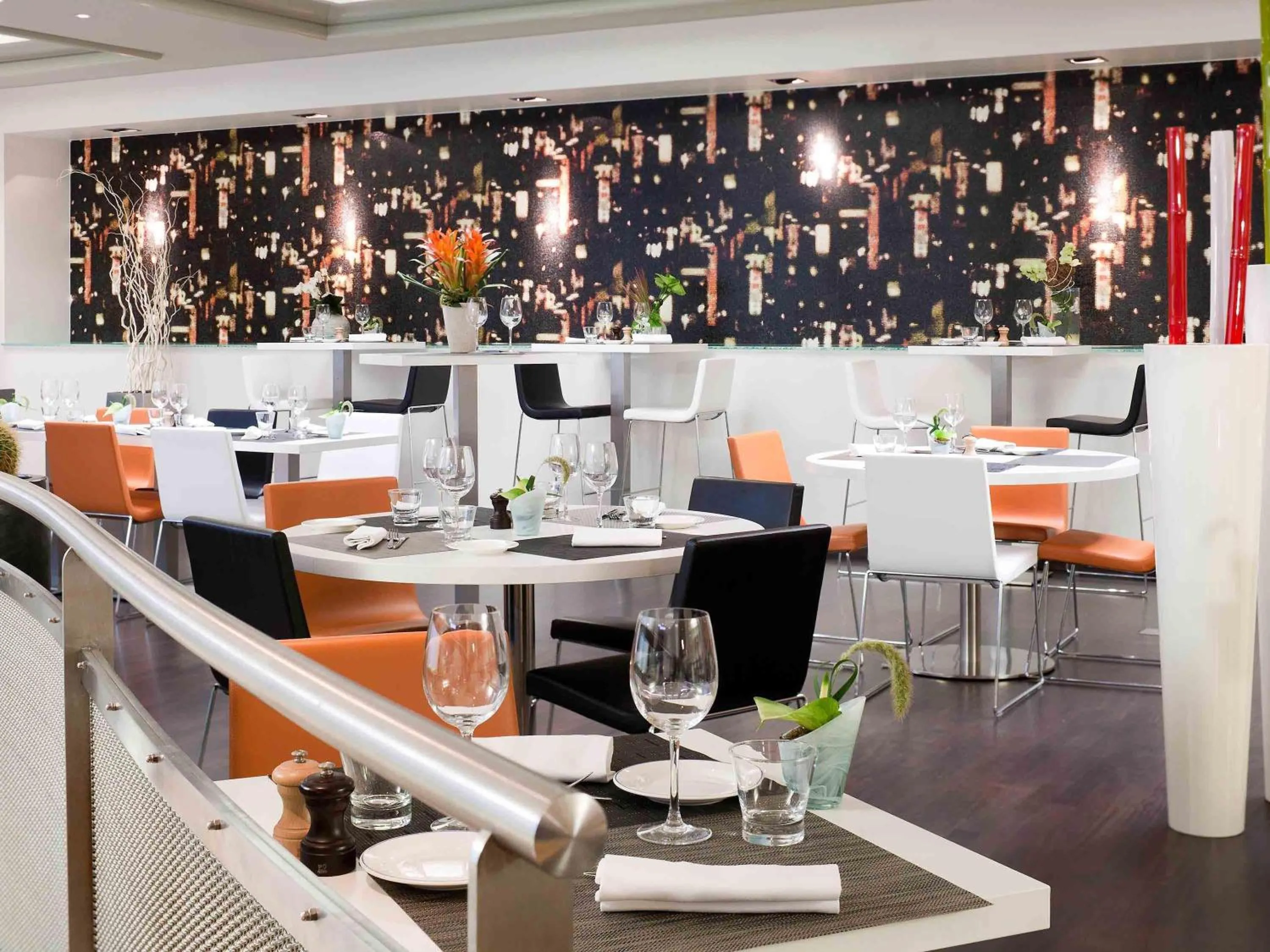 Restaurant/places to eat in Novotel Genève Centre