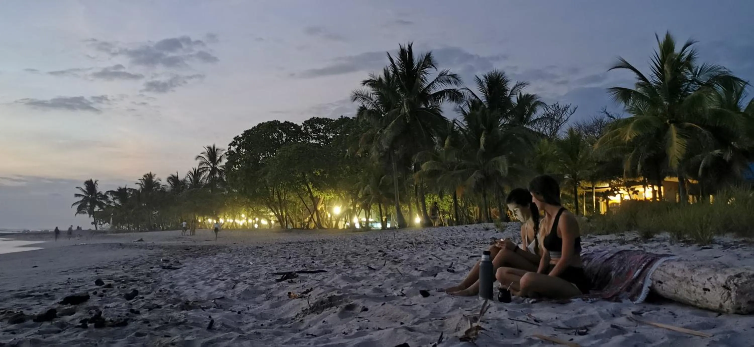 Night in Hotel Ritmo Tropical - Pool and Breakfast