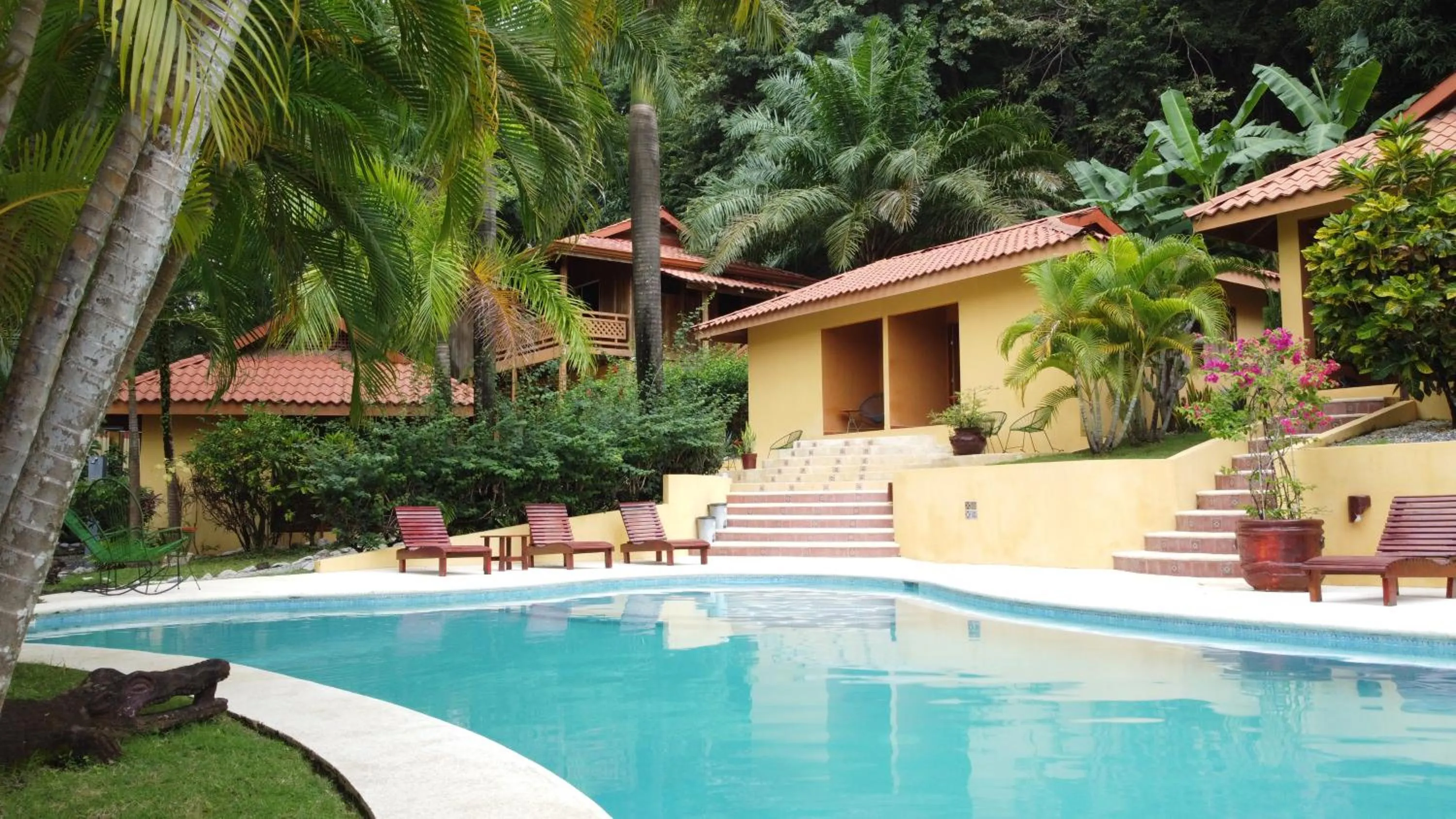 Patio in Hotel Ritmo Tropical - Pool and Breakfast