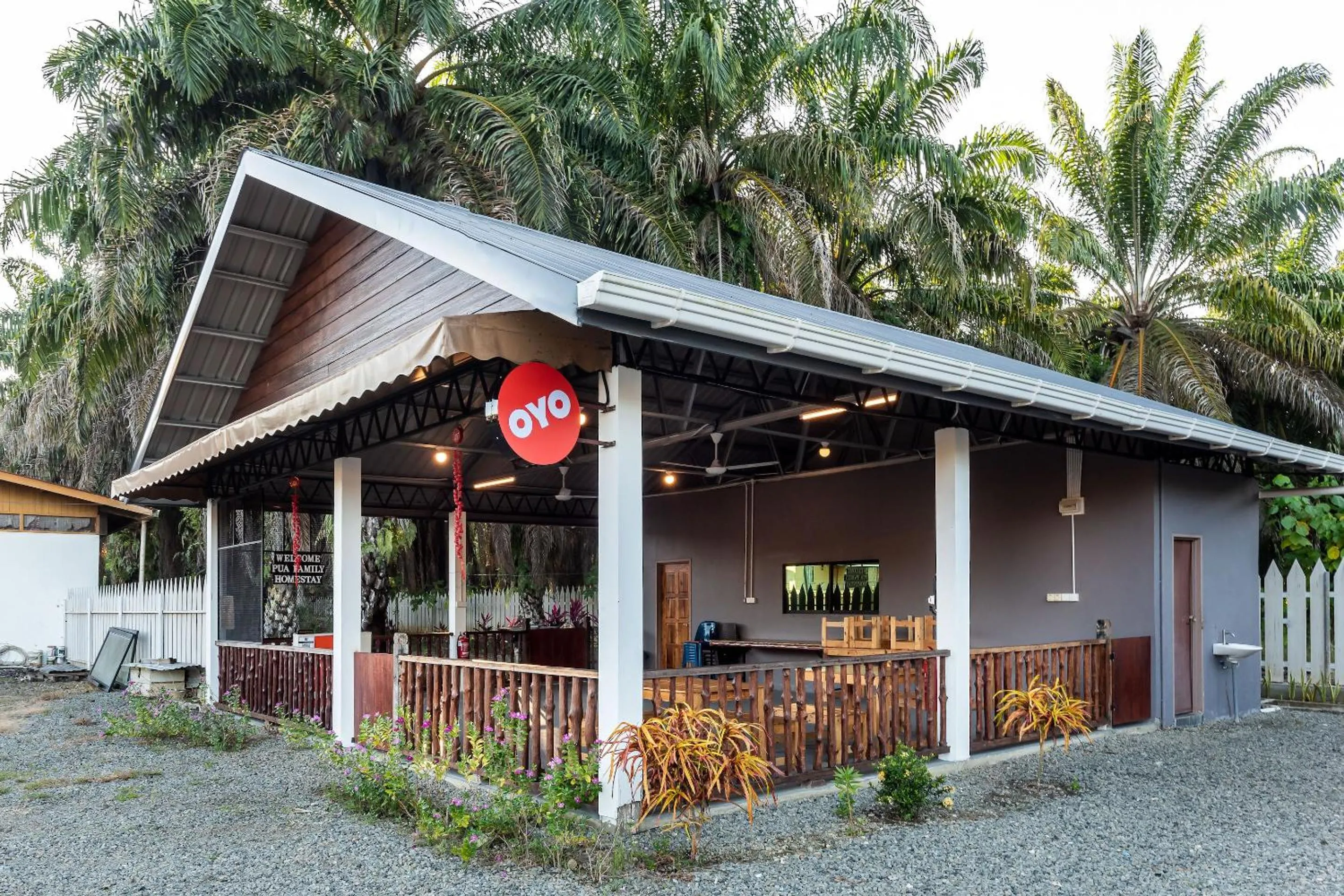 Facade/entrance in OYO 90149 Pua Family Semporna