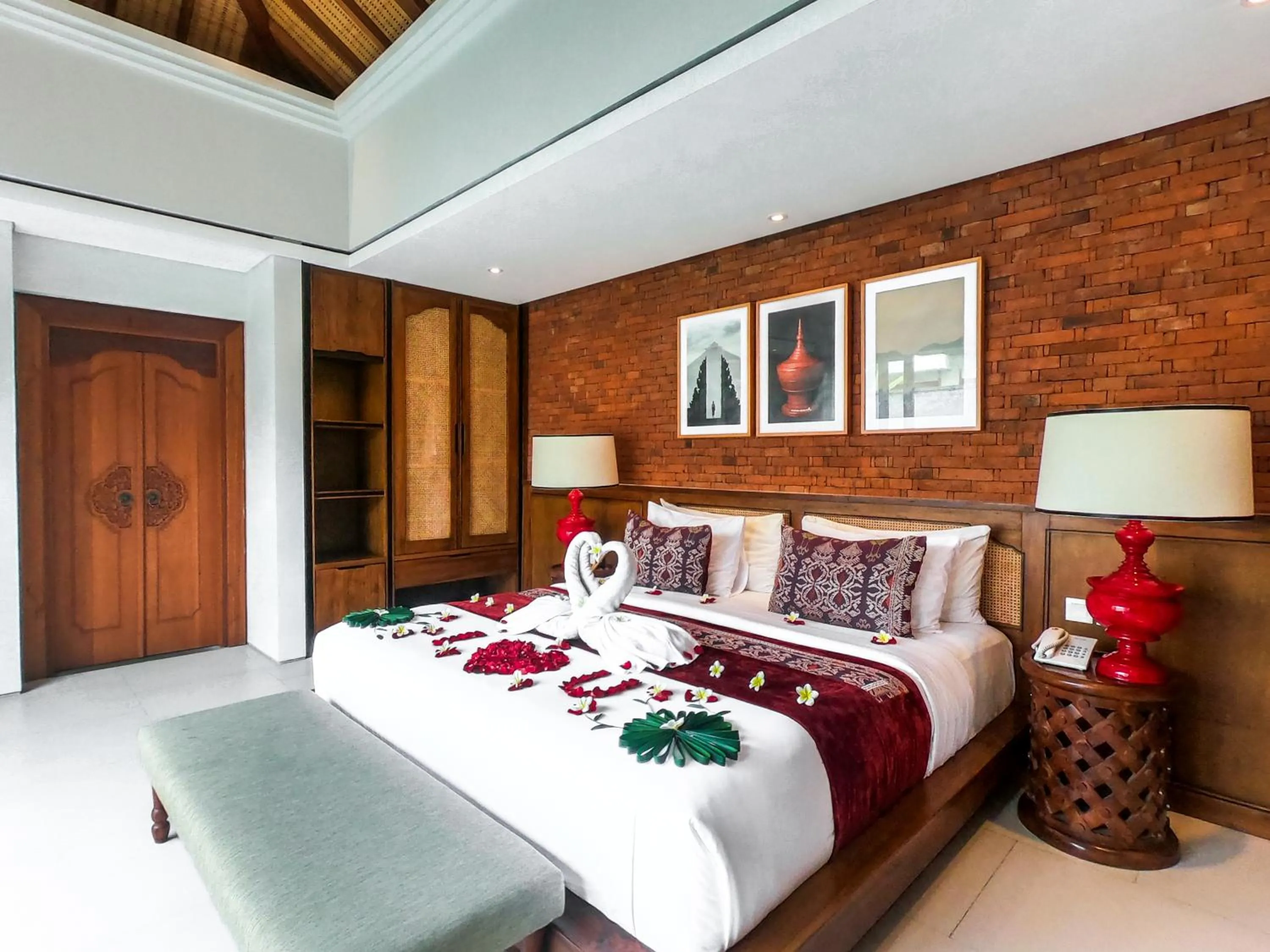 Bedroom, Bed in Sampatti Villas